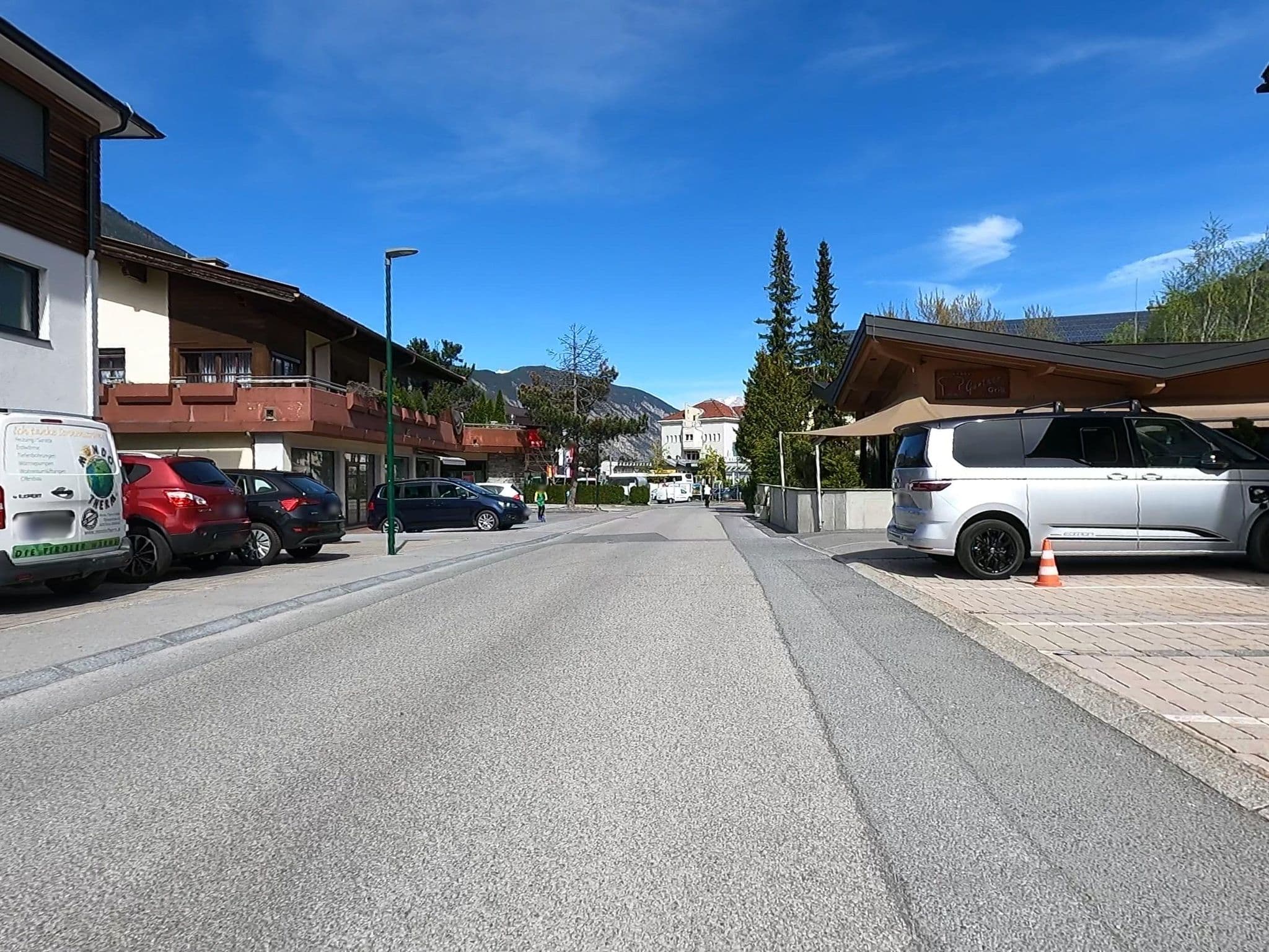 Street view near Hotel Garni Gletschertor, Ötztal-Bahnhof — © voyage-hors-saison (CC BY-SA · Mapillary)