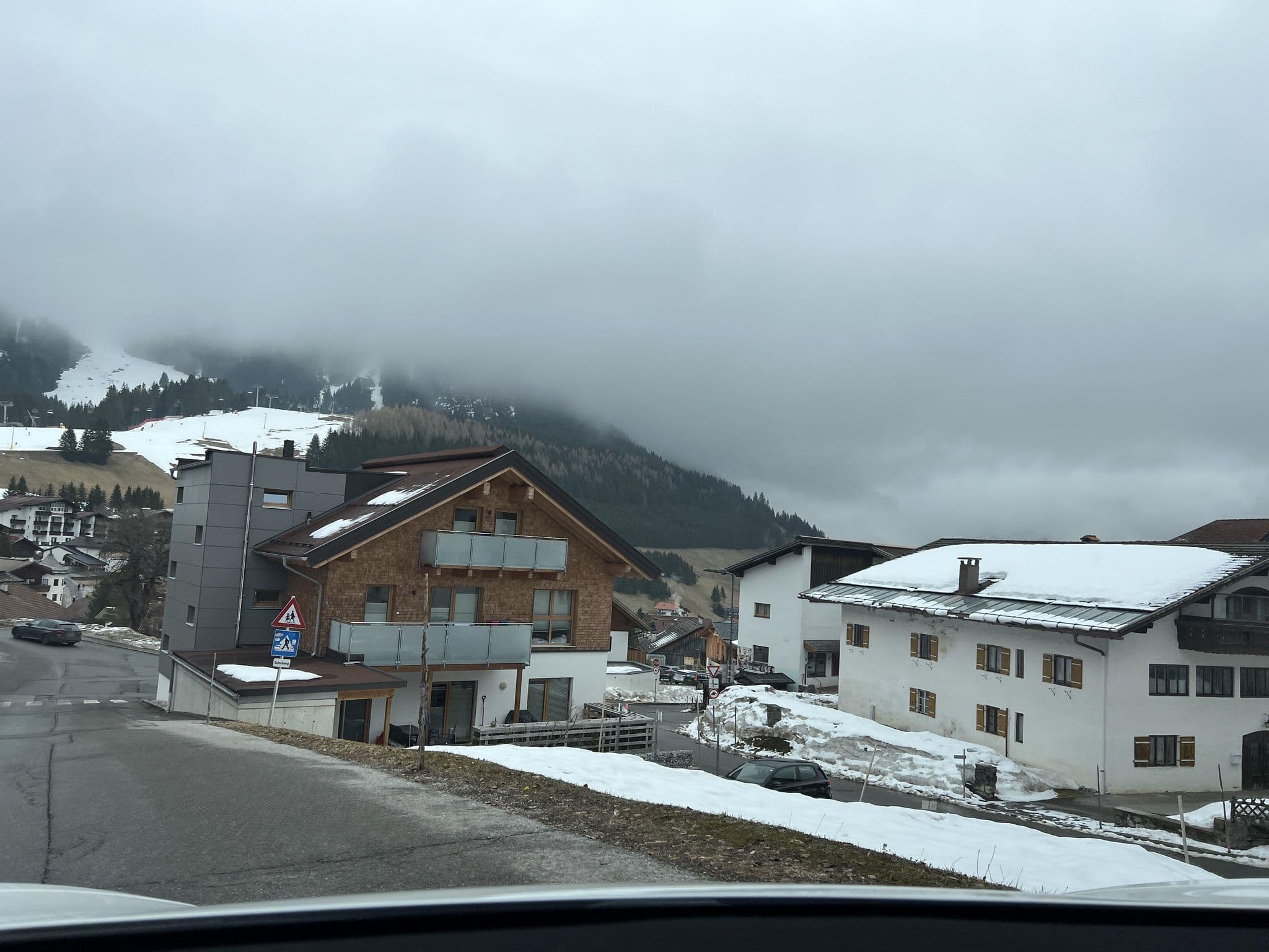 Street view near Haus Bergheimat, Höfen — © ottor (CC BY-SA · Mapillary)