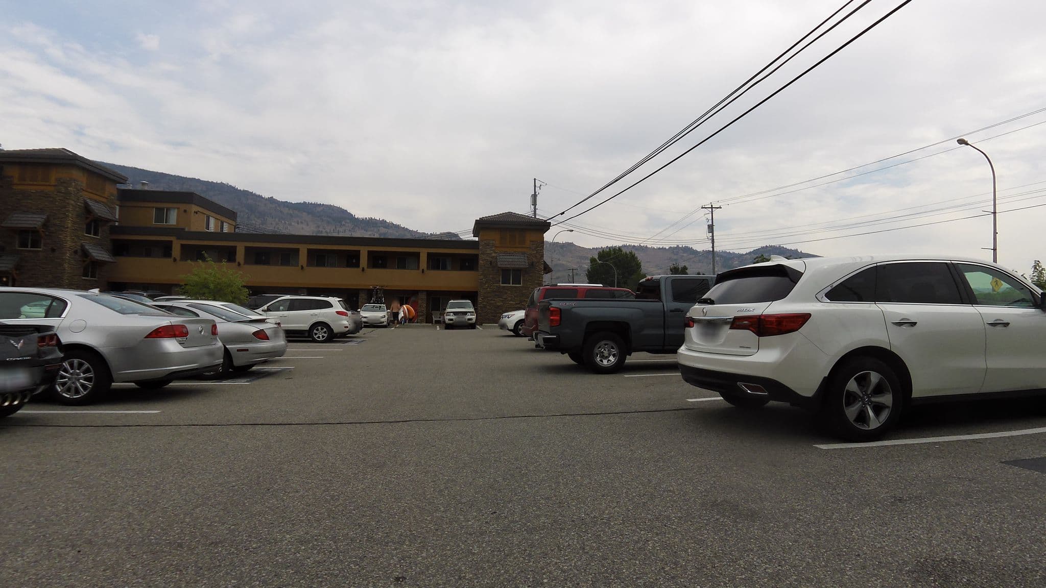 Street view near Coast Osoyoos Beach Hotel, Osoyoos — © rps333 (CC BY-SA · Mapillary)