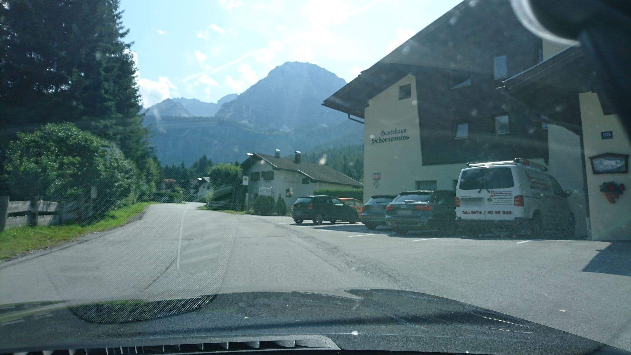 Street view near Schoeneweiß Hans Joachim u Erika, Ehrwald — © skiloo (CC BY-SA · Mapillary)