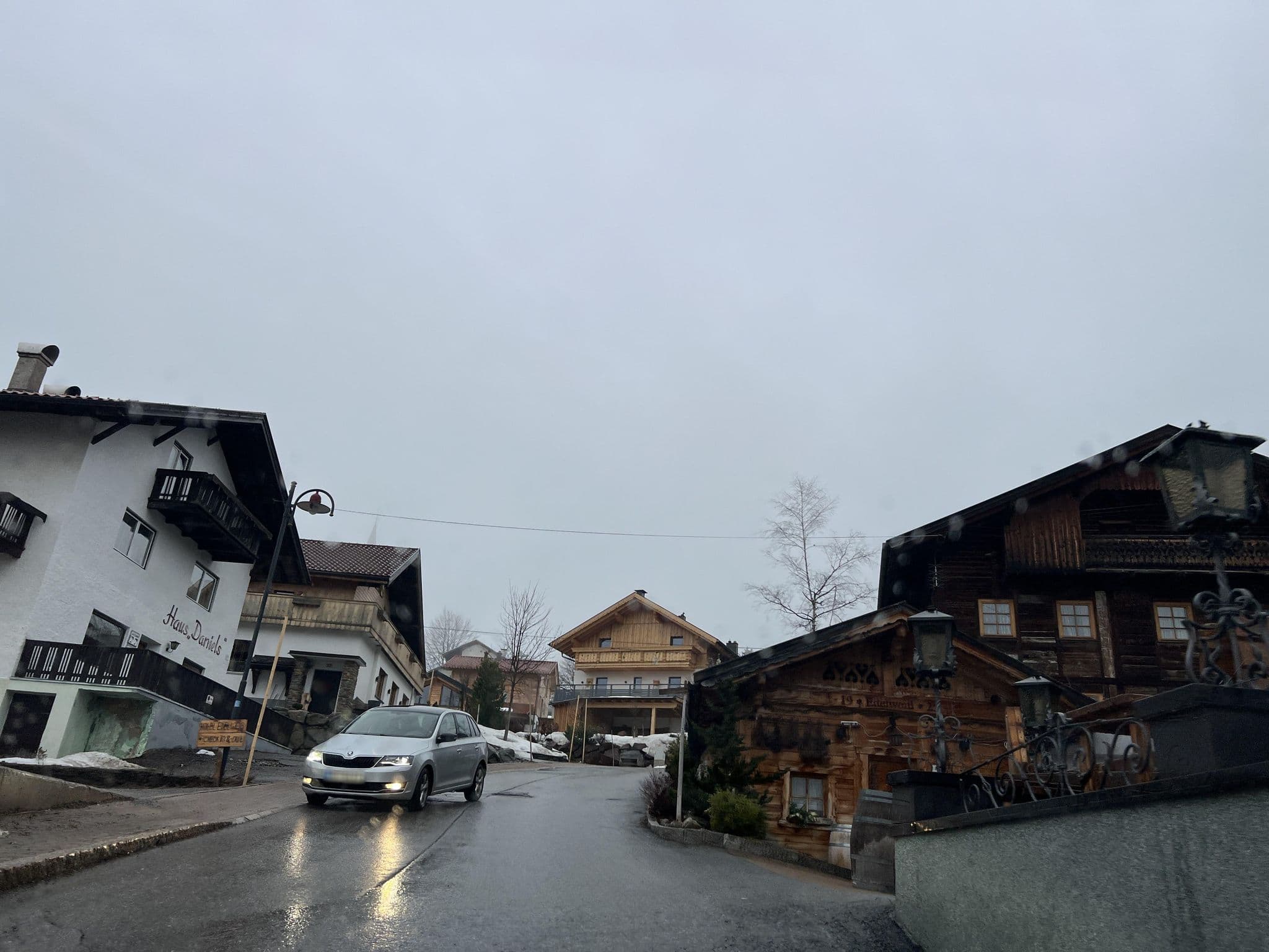 Street view near Jägerhaus & Ferienwohnung Jägeralpe, Höfen — © ottor (CC BY-SA · Mapillary)