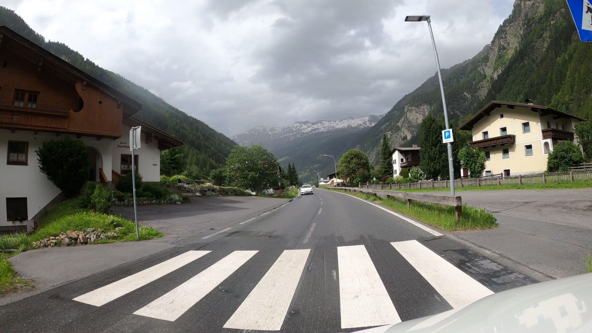 Street view near Kaunertaler Dorfbäck - Cafe & Ferienappartement, Ried im Oberinntal — © osmplus_org (CC BY-SA · Mapillary)