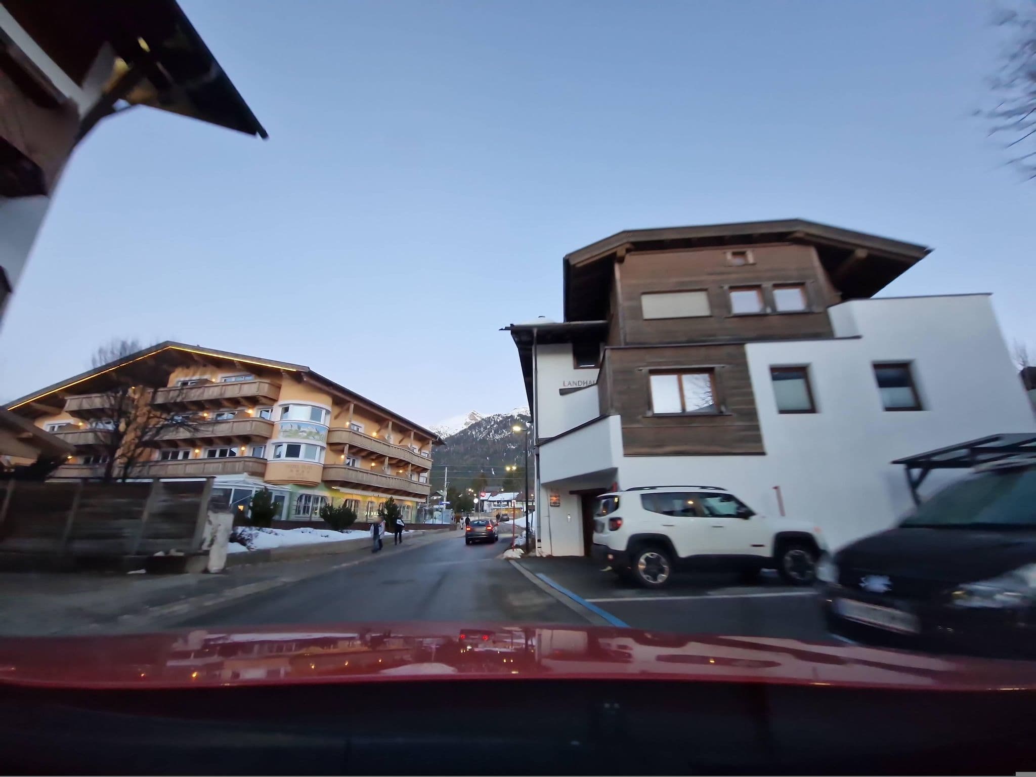 Street view near Landhaus Stark - Franziska Stark, Seefeld in Tirol — © mcliquid (CC BY-SA · Mapillary)