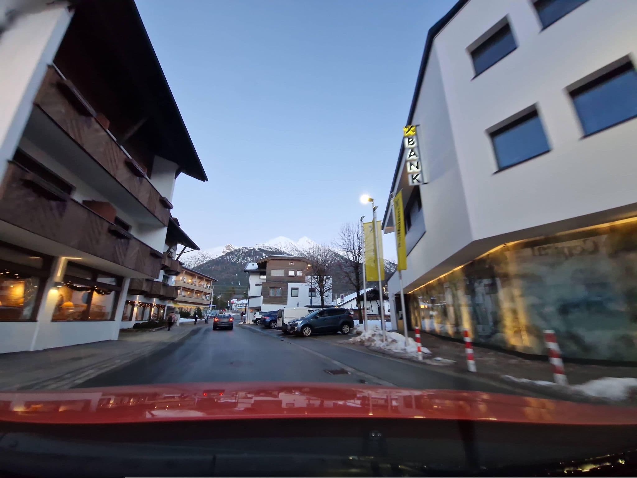 Street view near central hotel welness, Seefeld in Tirol — © mcliquid (CC BY-SA · Mapillary)