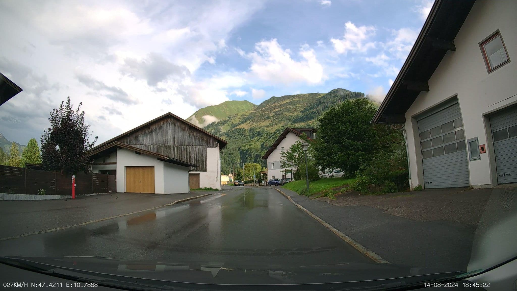 Street view near Haus Alpenhof, Lermoos — © heetENkoel (CC BY-SA · Mapillary)