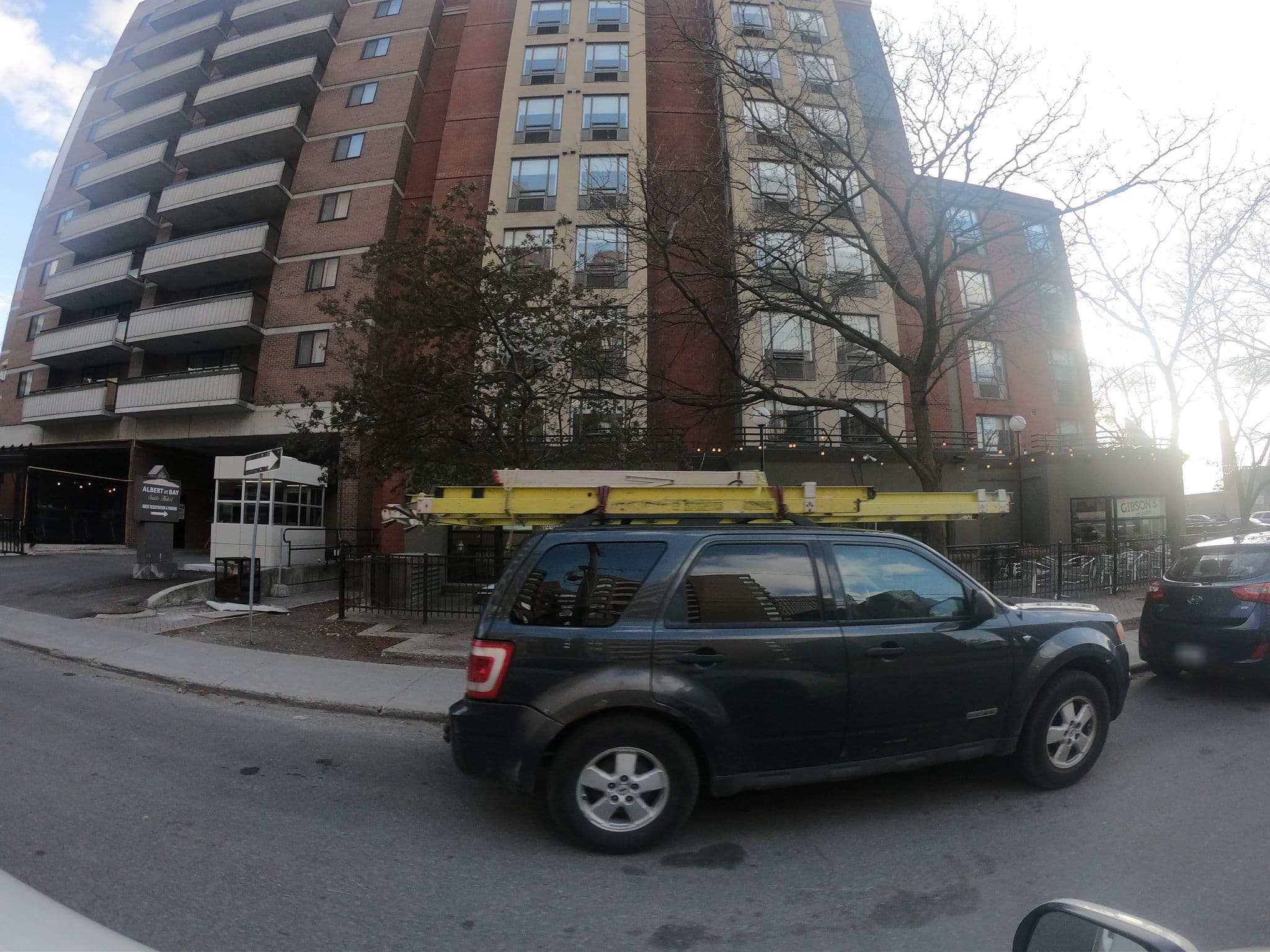 Street view near Radisson Hotel Ottawa Parliament Hill, Centretown — © zzptichka (CC BY-SA · Mapillary)