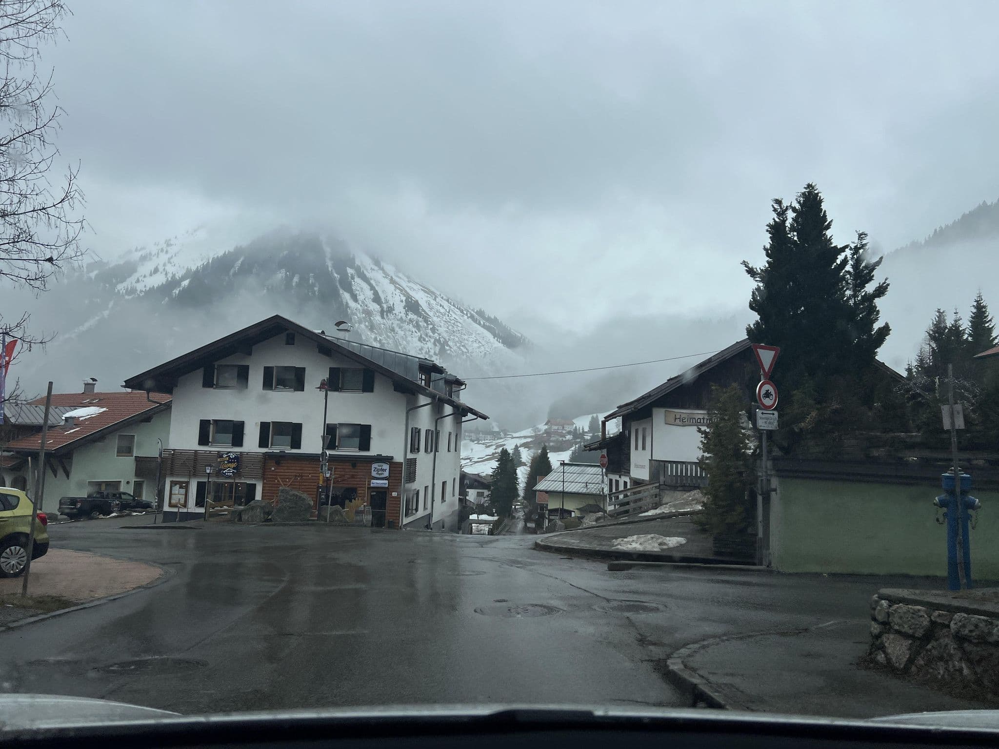 Street view near Room 21 @Edelweiss, Höfen — © ottor (CC BY-SA · Mapillary)