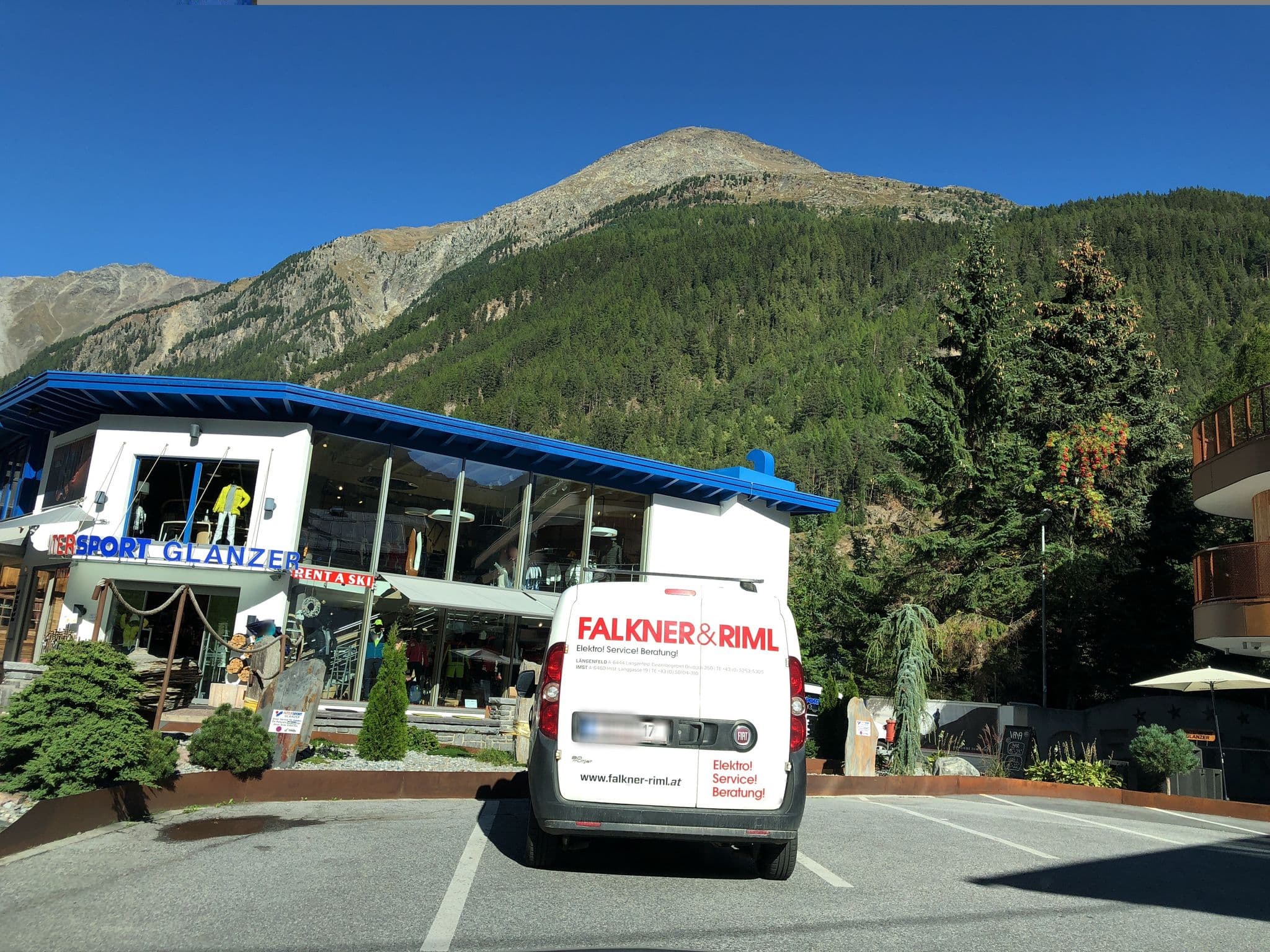 Street view near Hotel Tyrol Klaus Falkner, HotelbetriebsgmbH, Sölden — © chuck (CC BY-SA · Mapillary)