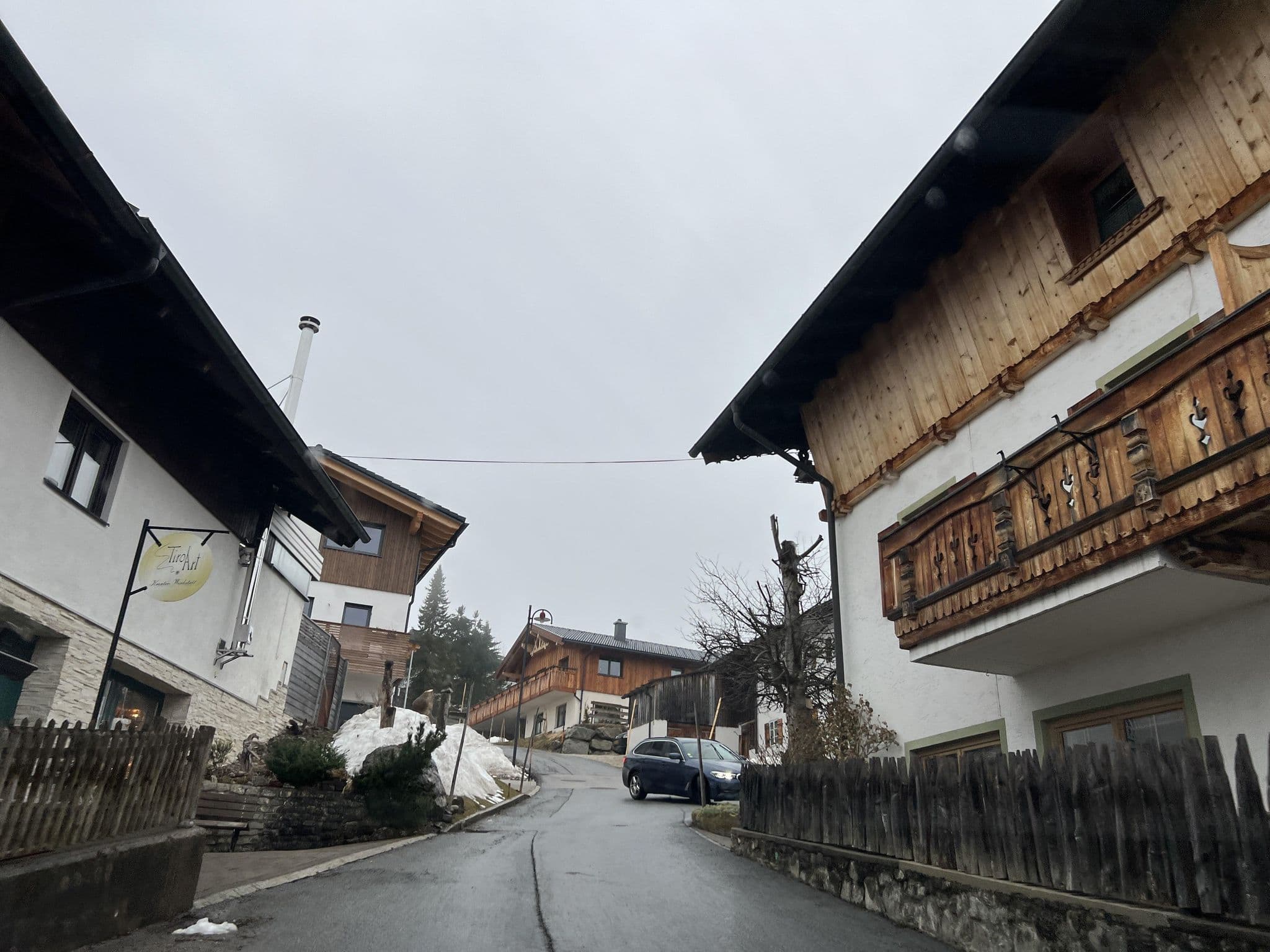 Street view near HAUS Amann, Höfen — © ottor (CC BY-SA · Mapillary)