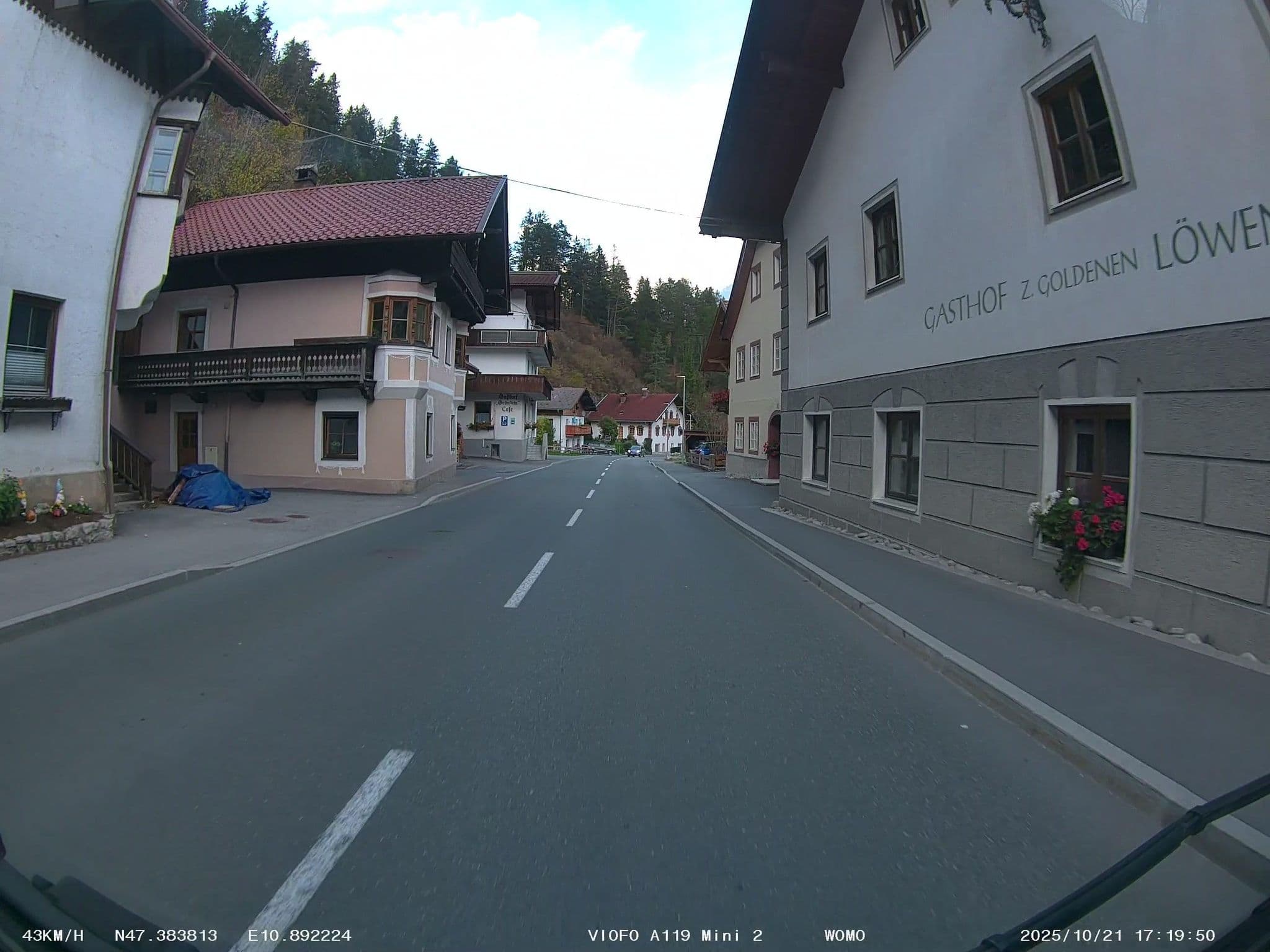 Street view near Gasthaus-/hof Gasthaus Goldener Löwe, Lermoos — © soulcover (CC BY-SA · Mapillary)