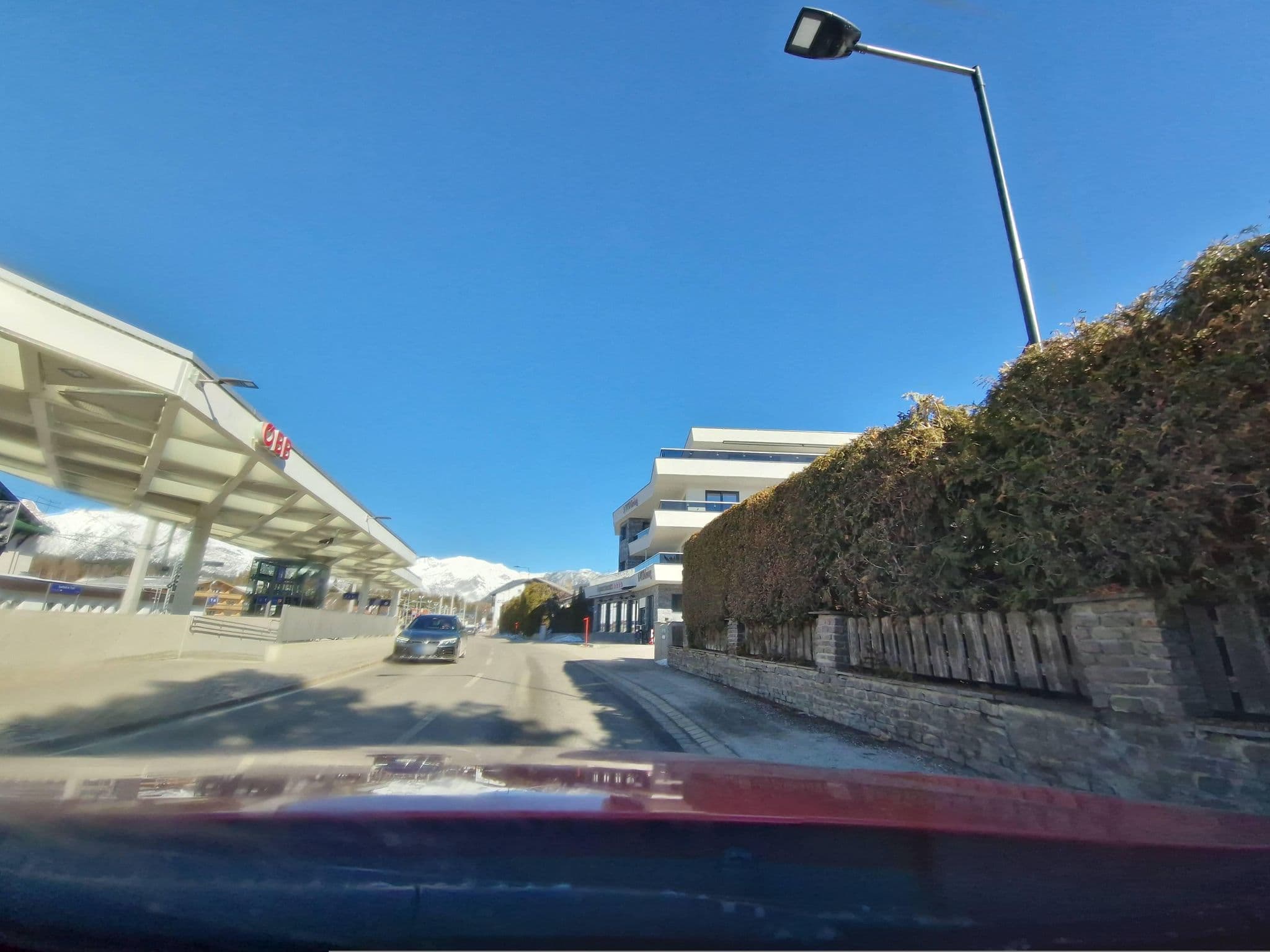 Street view near Landhaus Waidmannsheil, Seefeld in Tirol — © mcliquid (CC BY-SA · Mapillary)
