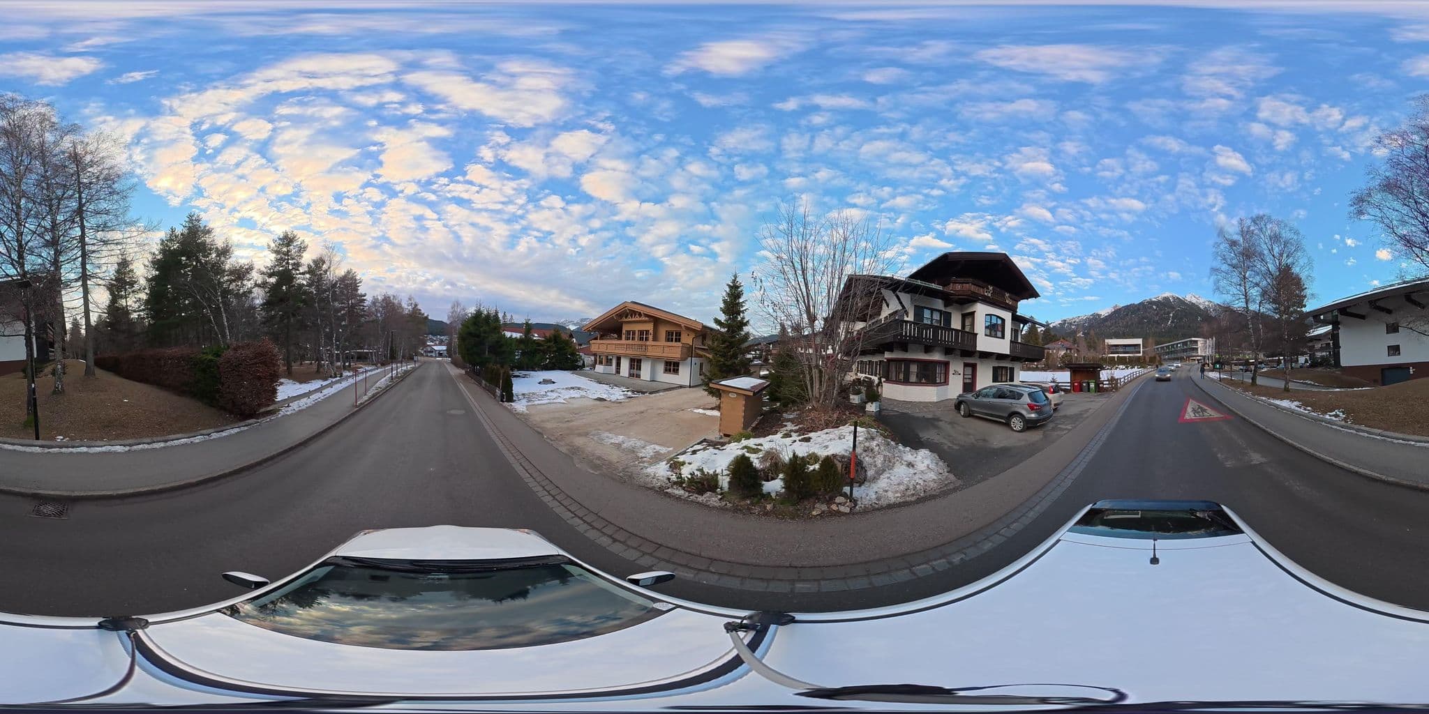 Street view near Haus Rote Erde, Seefeld in Tirol — © osmplus_org (CC BY-SA · Mapillary)