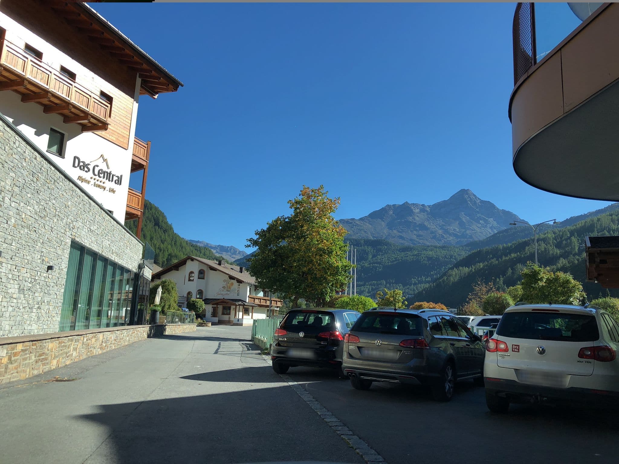 Street view near Das Central - Die Mitarbeiter, Sölden — © chuck (CC BY-SA · Mapillary)