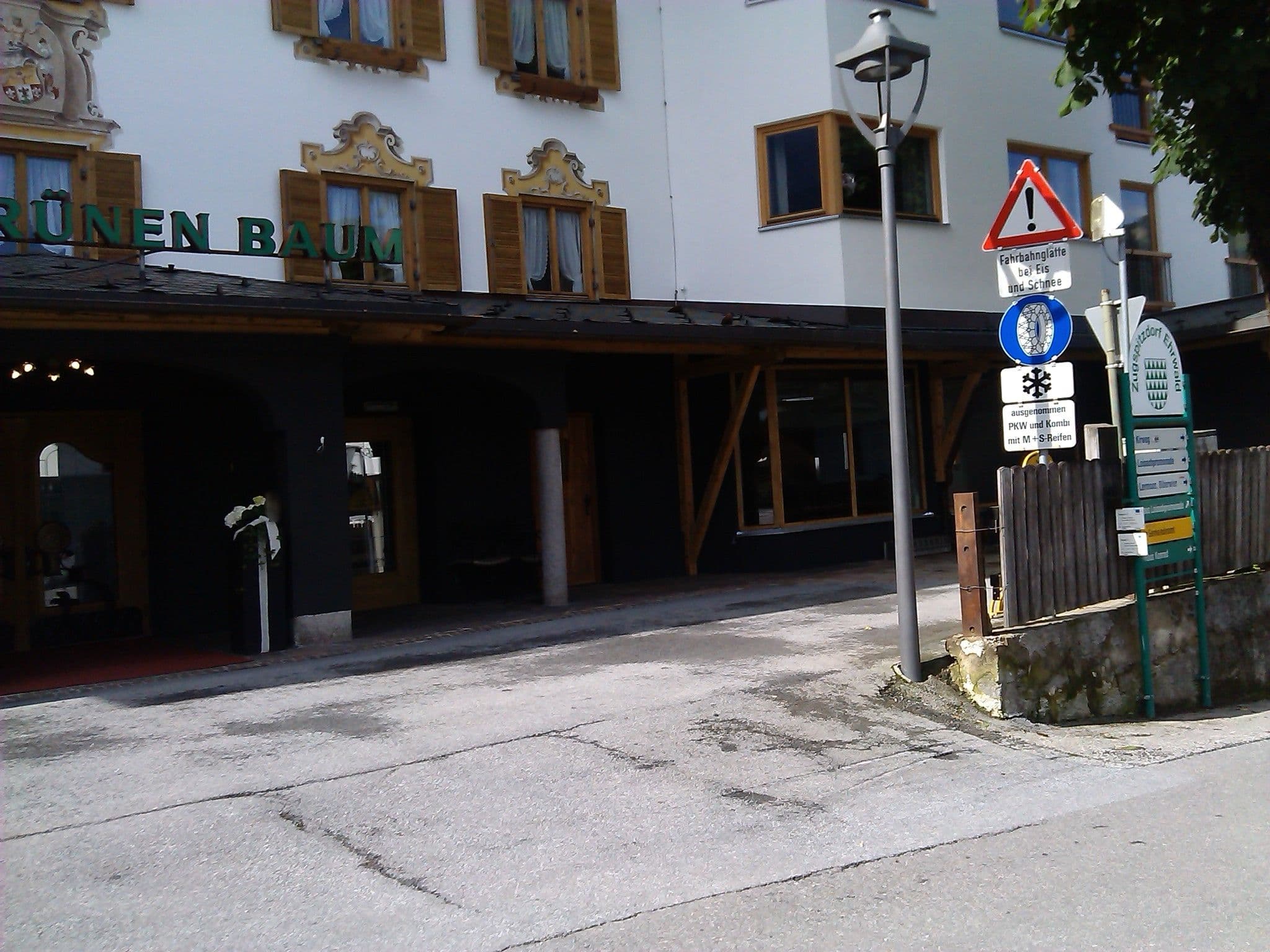 Street view near Mountain Boutique Hotel der Gruene Baum, Ehrwald — © changchun1 (CC BY-SA · Mapillary)