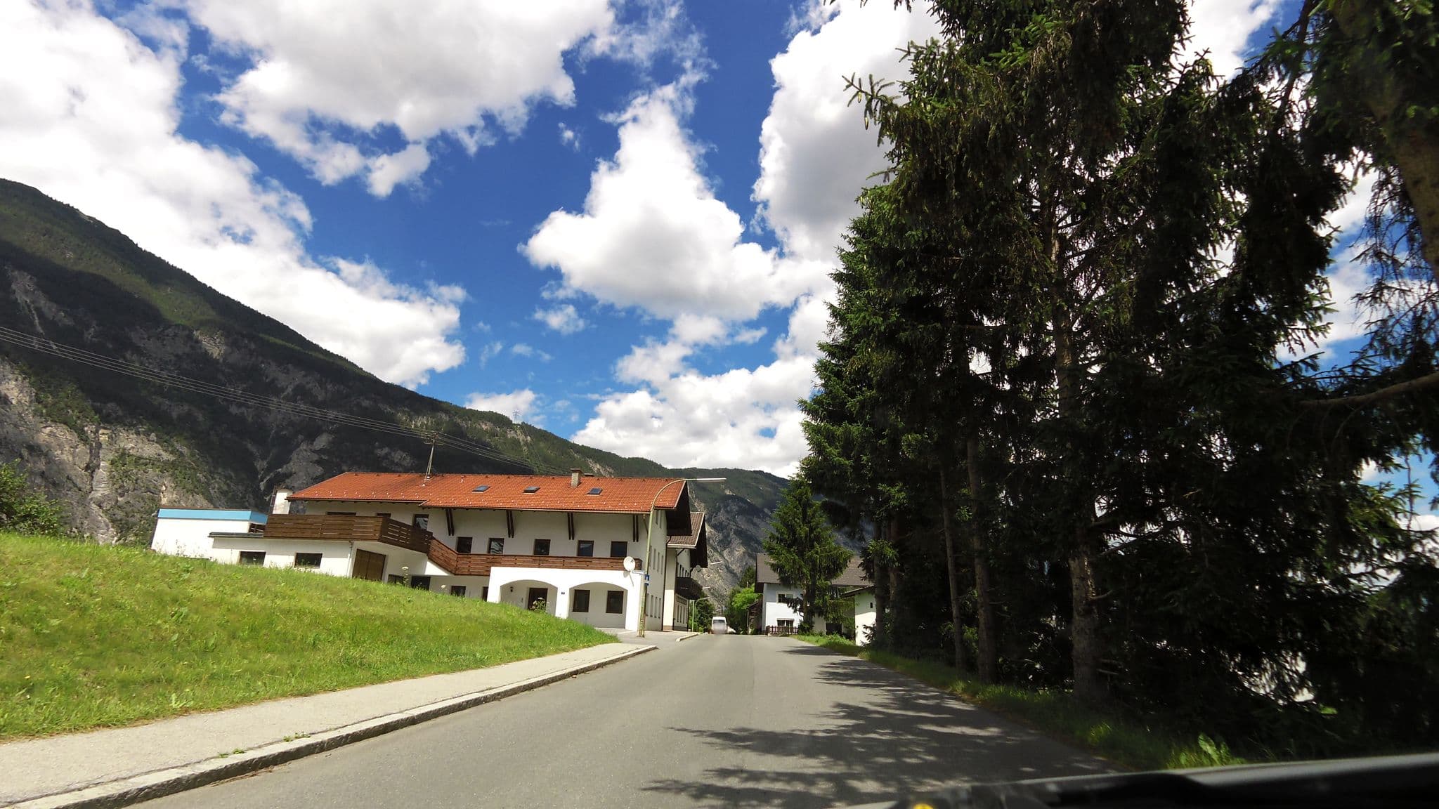 Street view near Gasthaus Inntal Kößler, Haiming — © kieran (CC BY-SA · Mapillary)