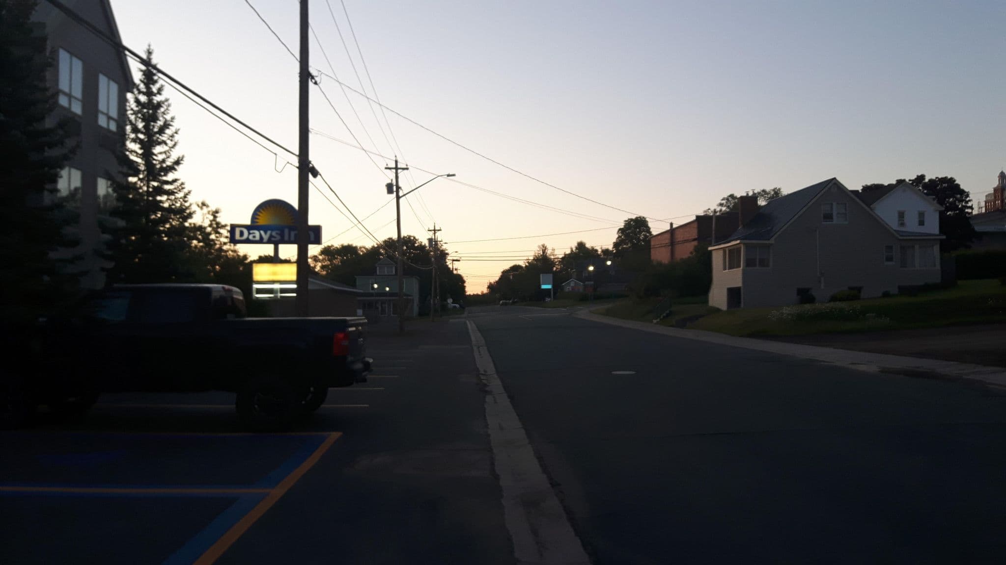 Street view near Days Inn, Heron Bay — © cleverca22 (CC BY-SA · Mapillary)