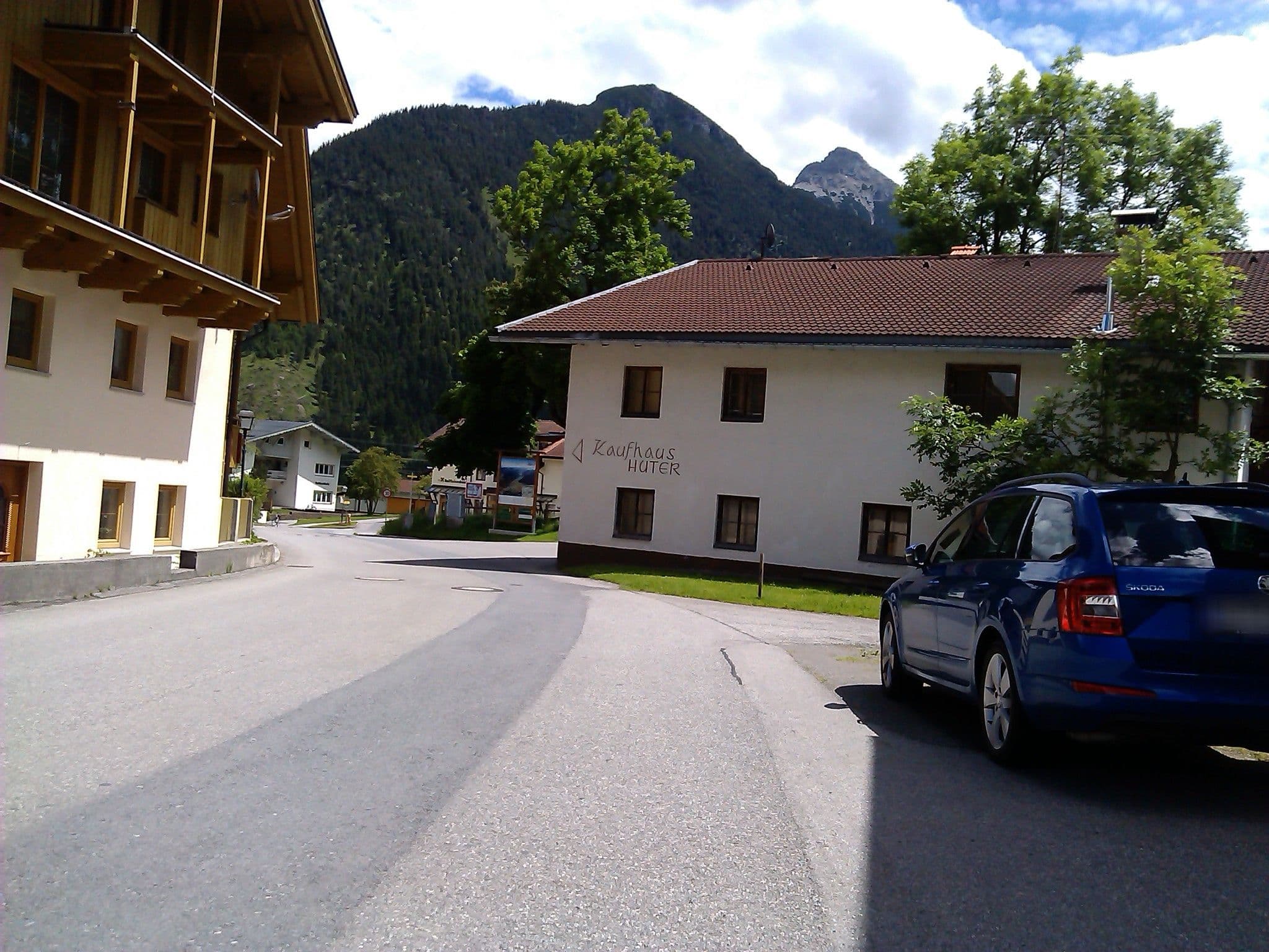 Street view near Gästehaus Enzian Hermann Pahle, Breitenwang — © changchun1 (CC BY-SA · Mapillary)