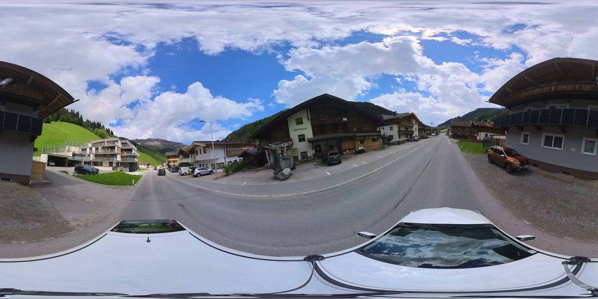 Street view near Gudrun, Tux — © osmplus_org (CC BY-SA · Mapillary)