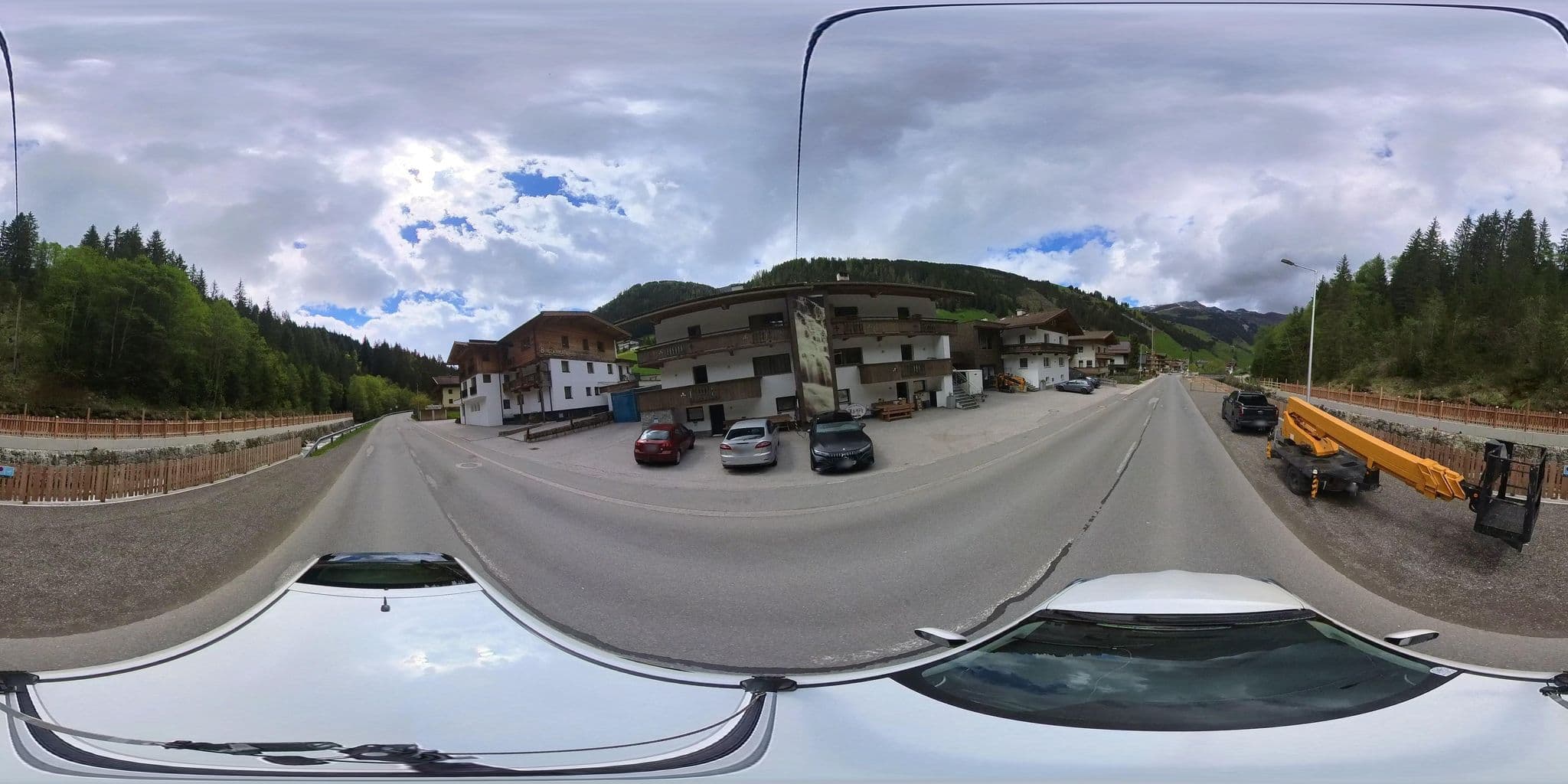 Street view near Haus Viktoria, Tux — © osmplus_org (CC BY-SA · Mapillary)