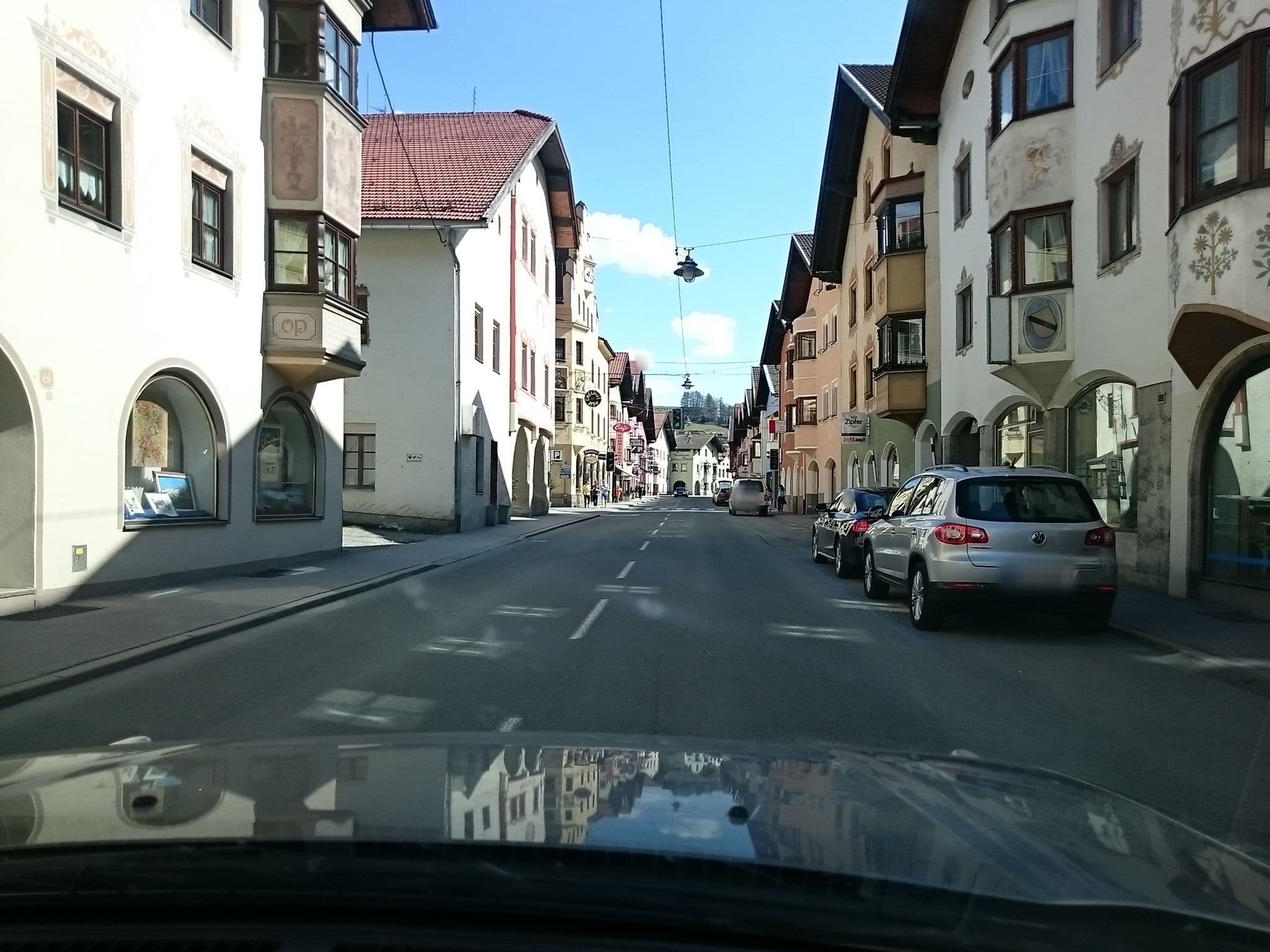 Street view near Gasthaus Zur Uhr, Ellbögen — © voschix (CC BY-SA · Mapillary)