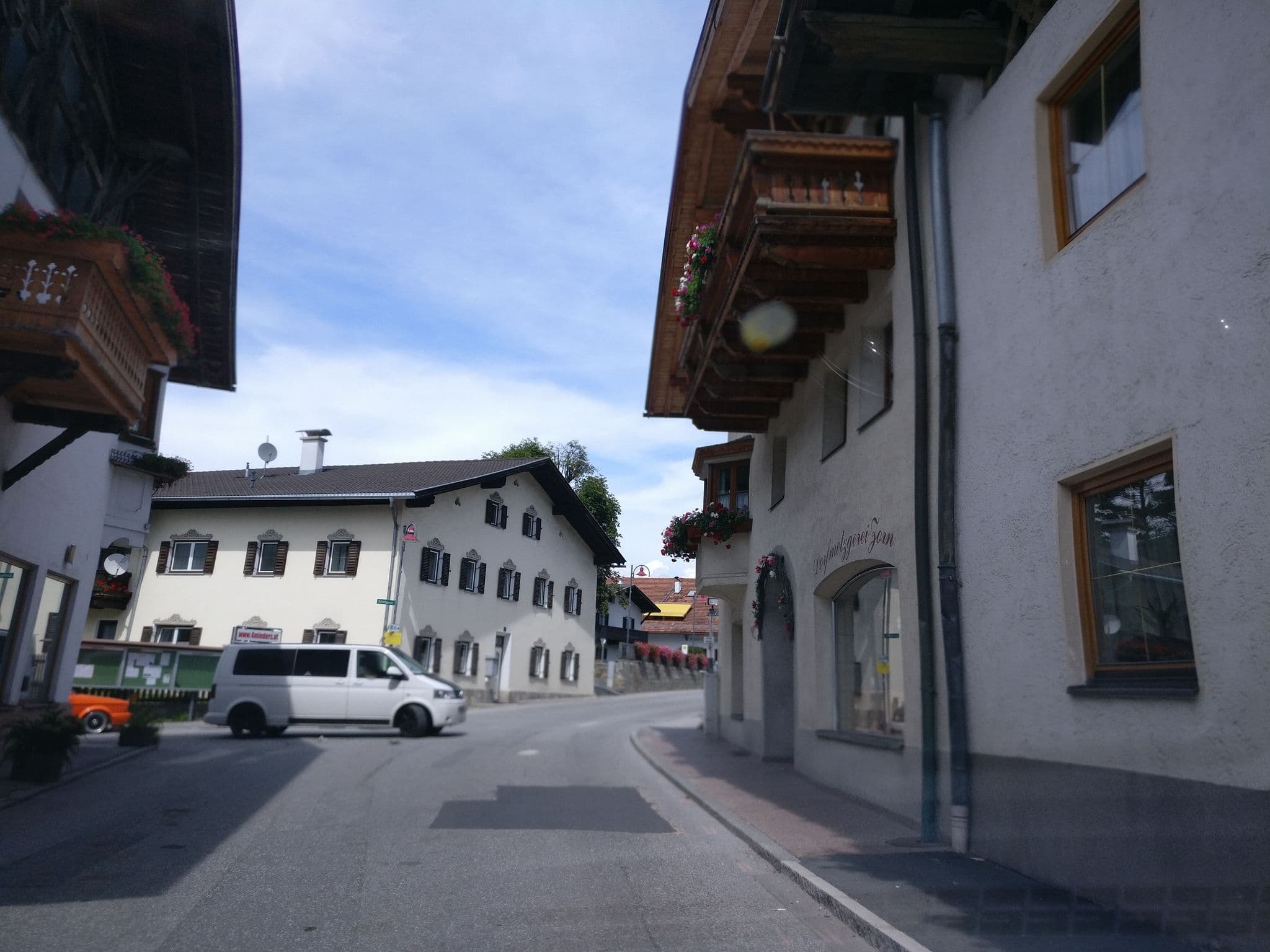 Street view near Ferienwohnungen Driendl, Mieders — © seb1204 (CC BY-SA · Mapillary)