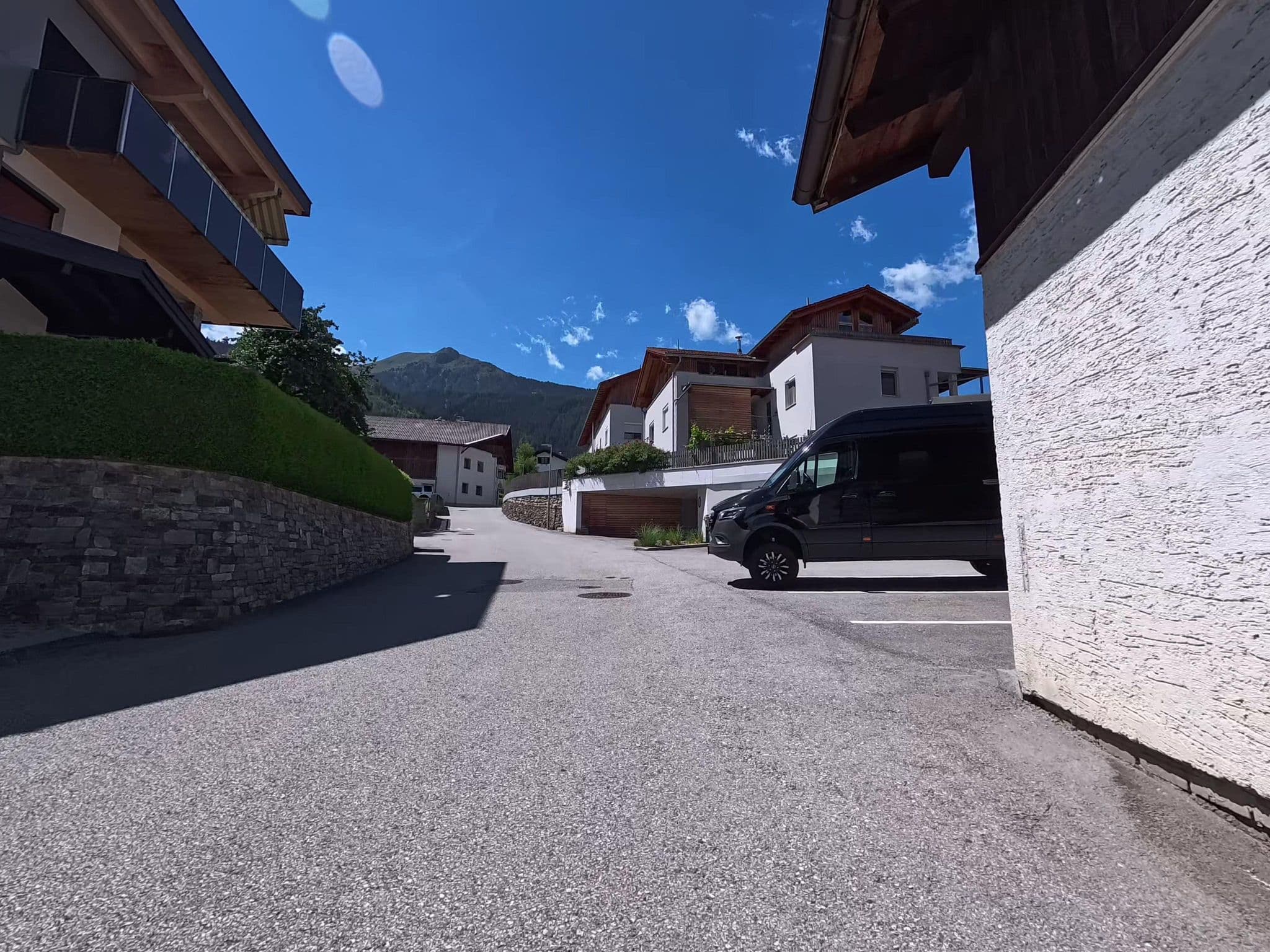 Street view near Aloisia Kleisner Ferienwohnungen, Axams — © voyage-hors-saison (CC BY-SA · Mapillary)