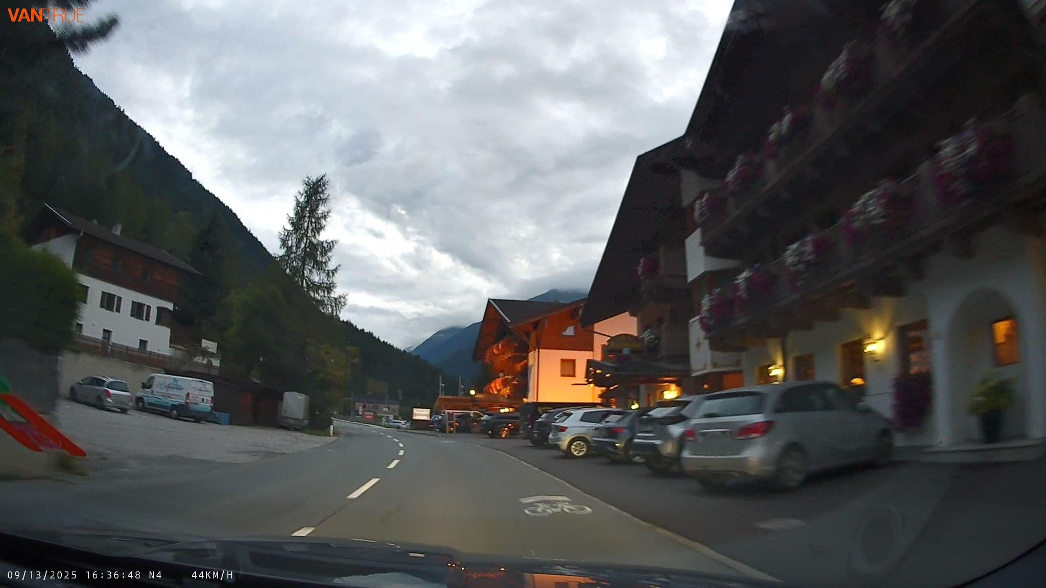 Street view near Daniel Pfurtscheller, Neustift im Stubaital — © fcignat (CC BY-SA · Mapillary)