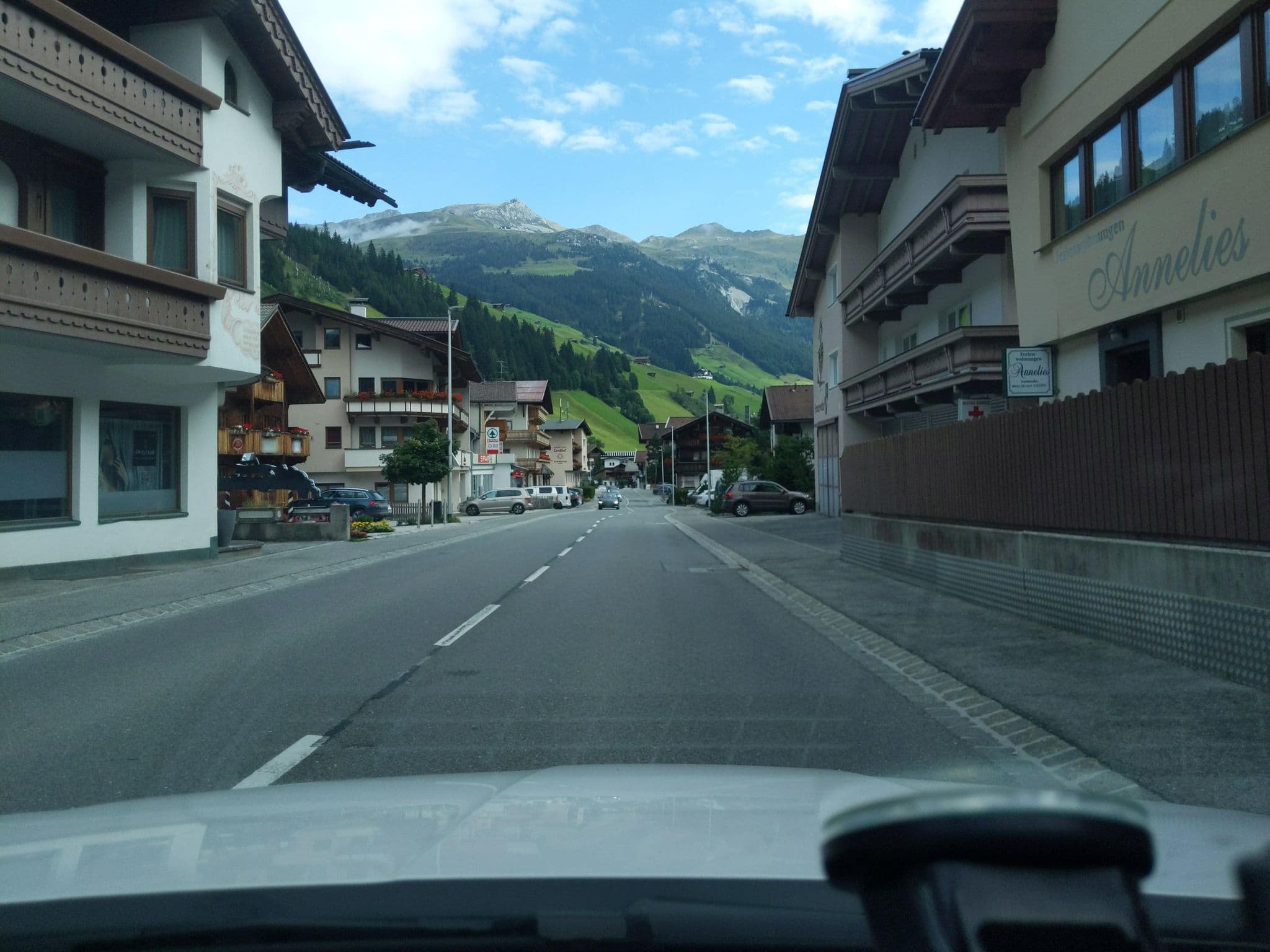 Street view near Ferienwohnungen Annelies, Tux — © littlefool (CC BY-SA · Mapillary)