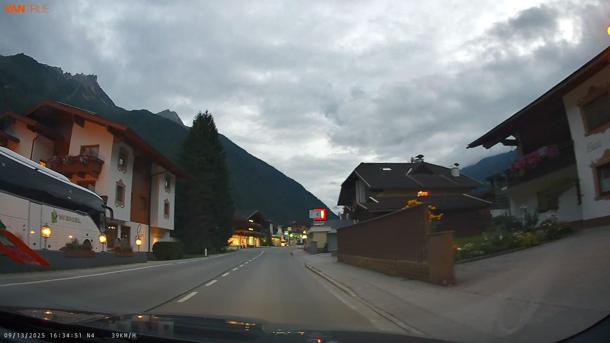 Street view near butcgesRoom 102, Neustift im Stubaital — © fcignat (CC BY-SA · Mapillary)