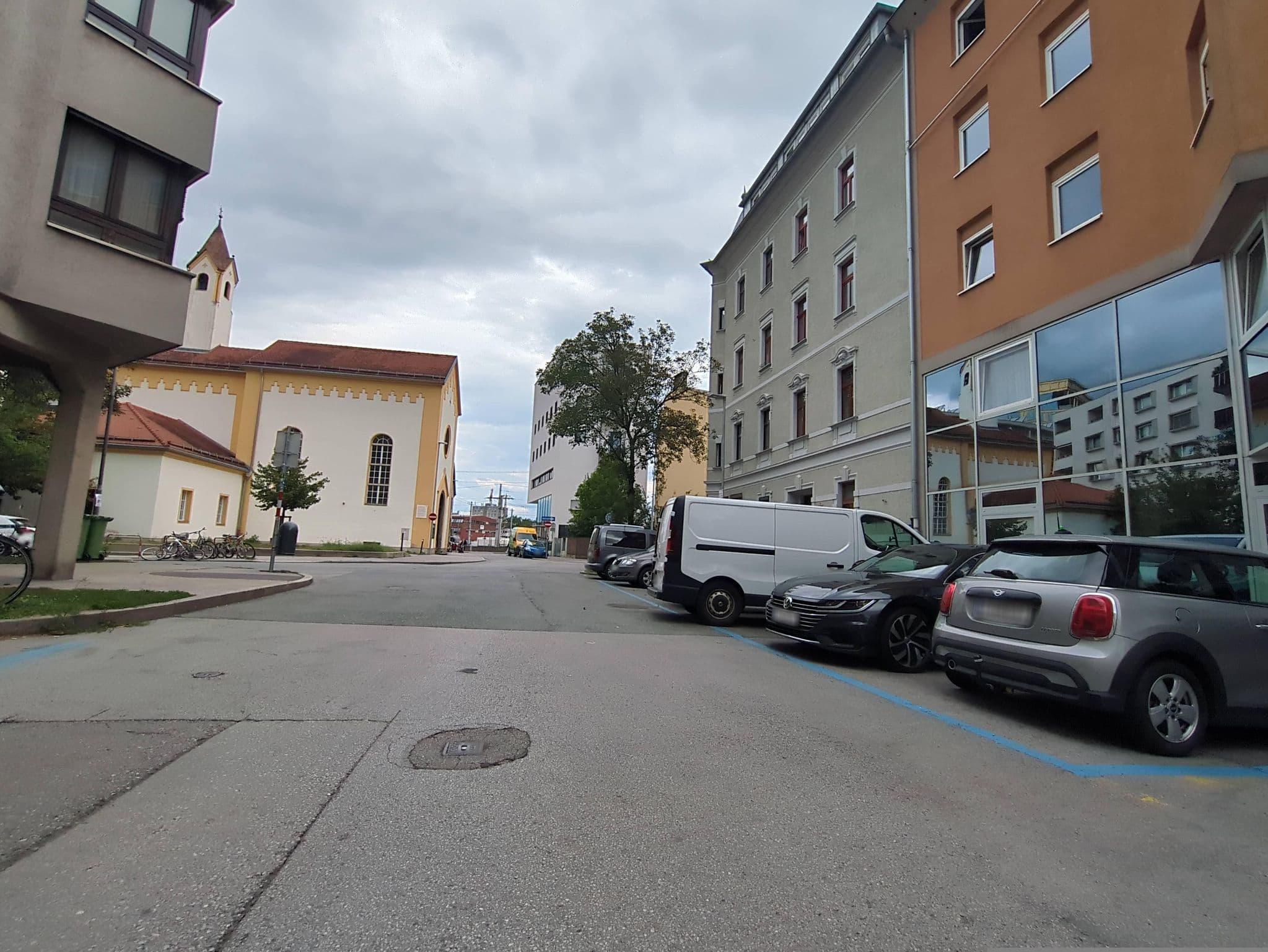 Street view near Megaloft Innsbruck, Innsbruck — © innsbruck-barrierefrei (CC BY-SA · Mapillary)