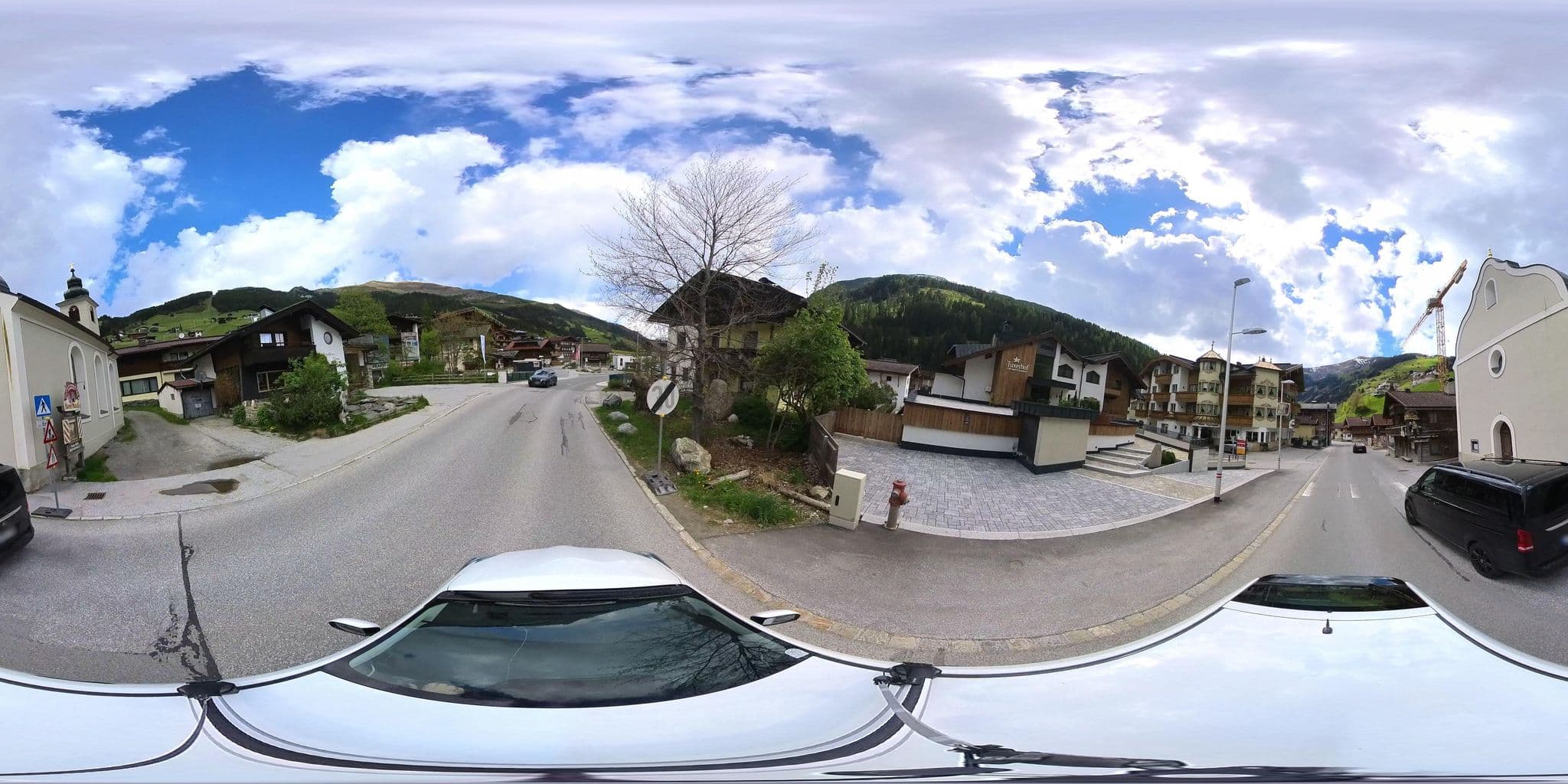 Street view near Tuxerhof, Tux — © osmplus_org (CC BY-SA · Mapillary)