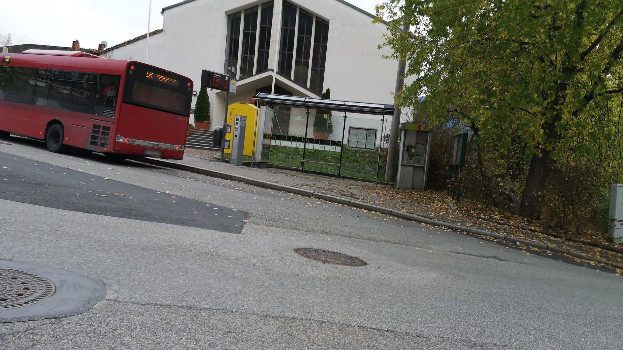 Street view near Mein Almhof, Hötting — © chrispy (CC BY-SA · Mapillary)