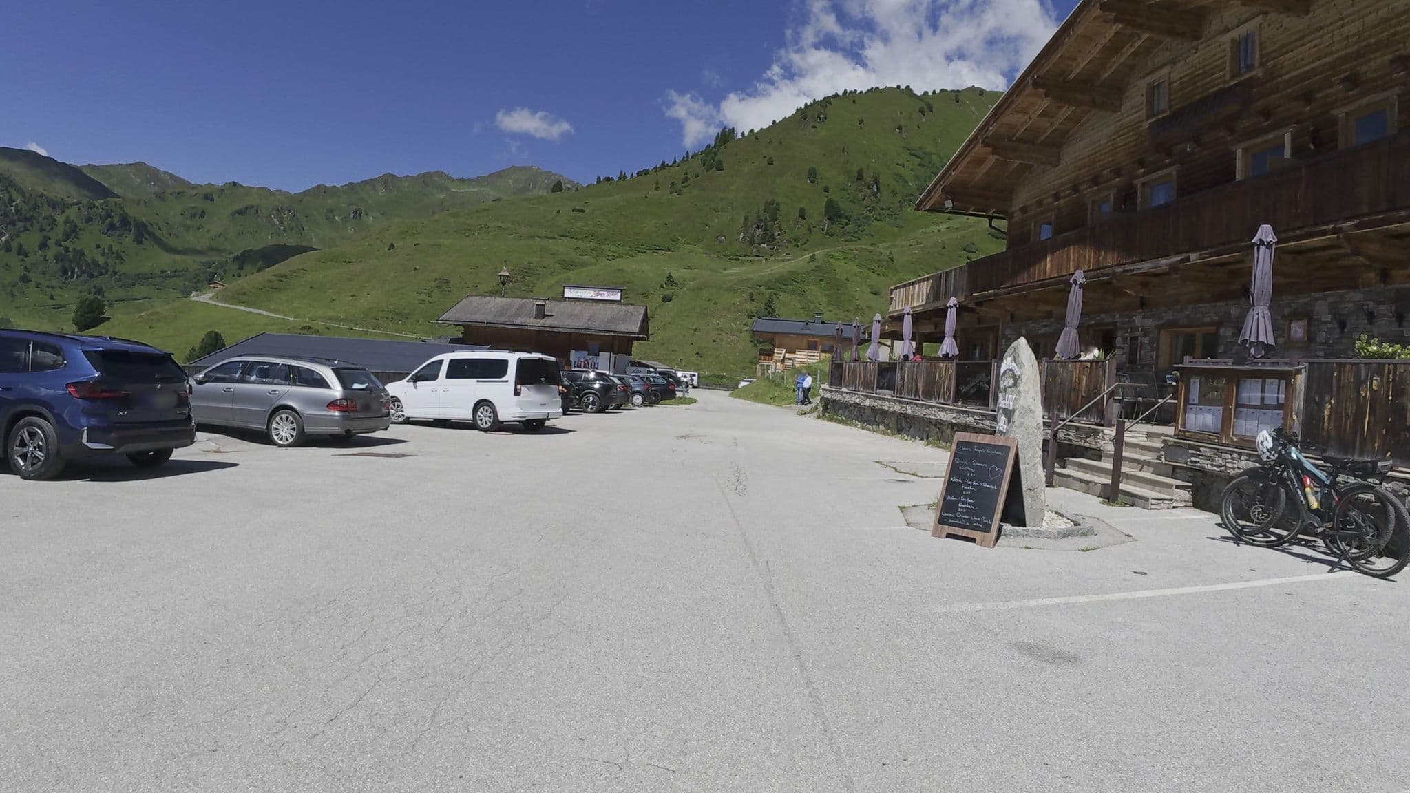 Street view near Alpengasthof Hirschbichlalm - Fankhauser Friedrich, Zell am Ziller — © Guzzi_Franze (CC BY-SA · Mapillary)