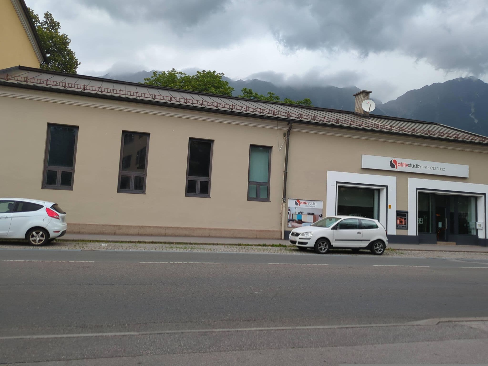 Street view near Goldener Winkel, Pradl — © innsbruck-barrierefrei (CC BY-SA · Mapillary)