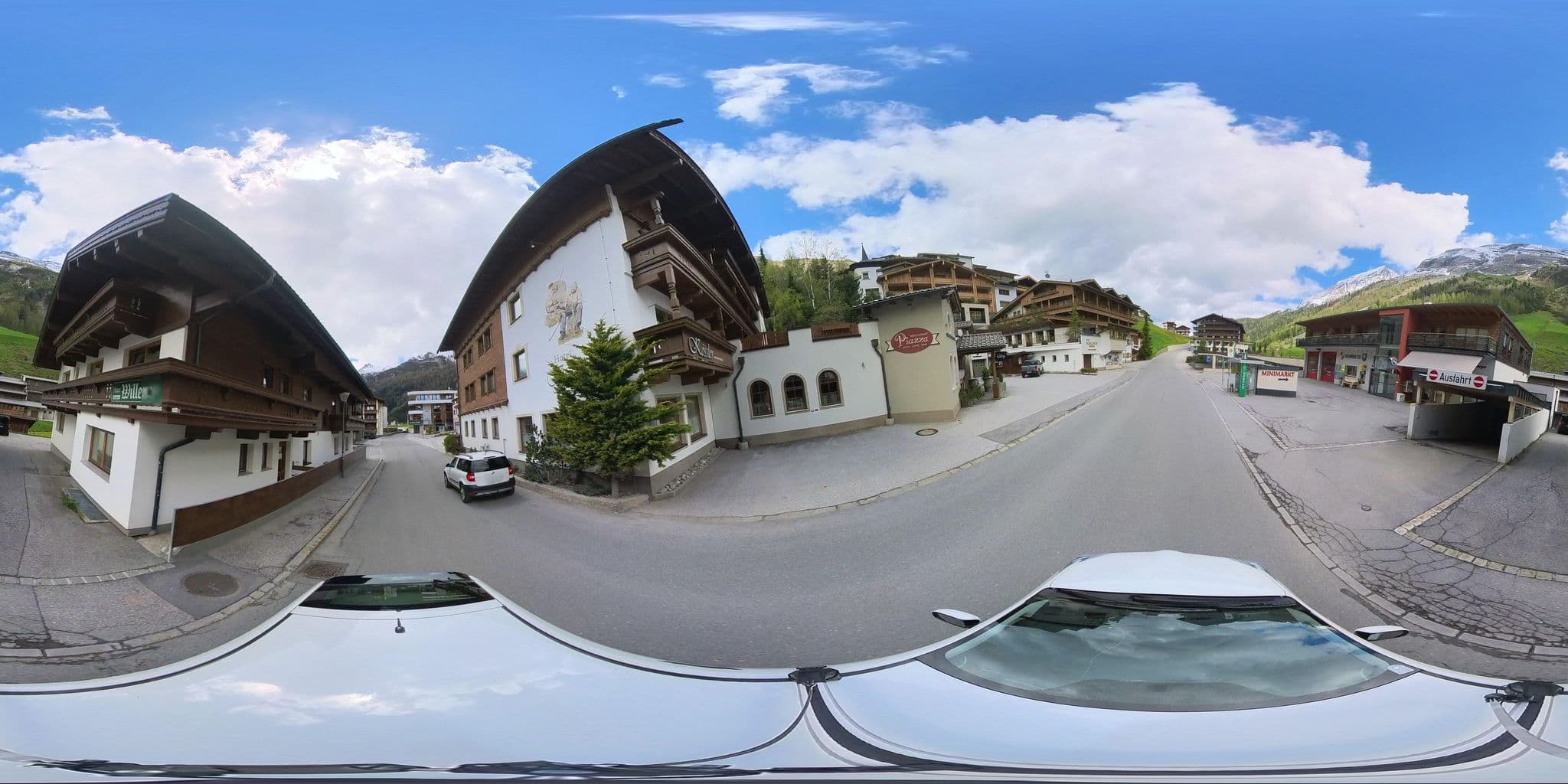 Street view near Hotel Klausnerhof- Martin Klausner, Tux — © osmplus_org (CC BY-SA · Mapillary)