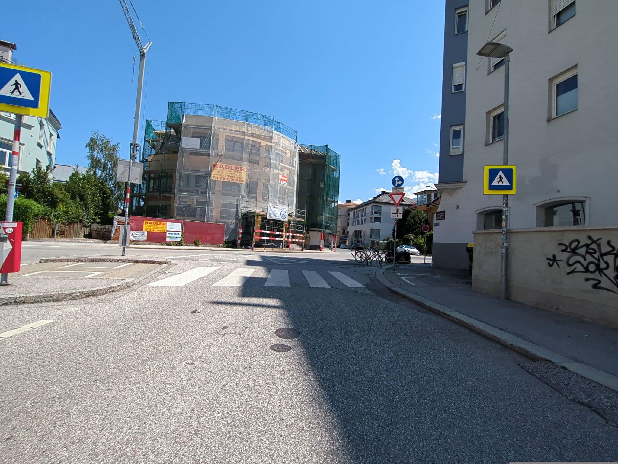 Street view near Reither Hotel-VerwaltungsgesmbH & Co, Wilten — © innsbruck-barrierefrei (CC BY-SA · Mapillary)