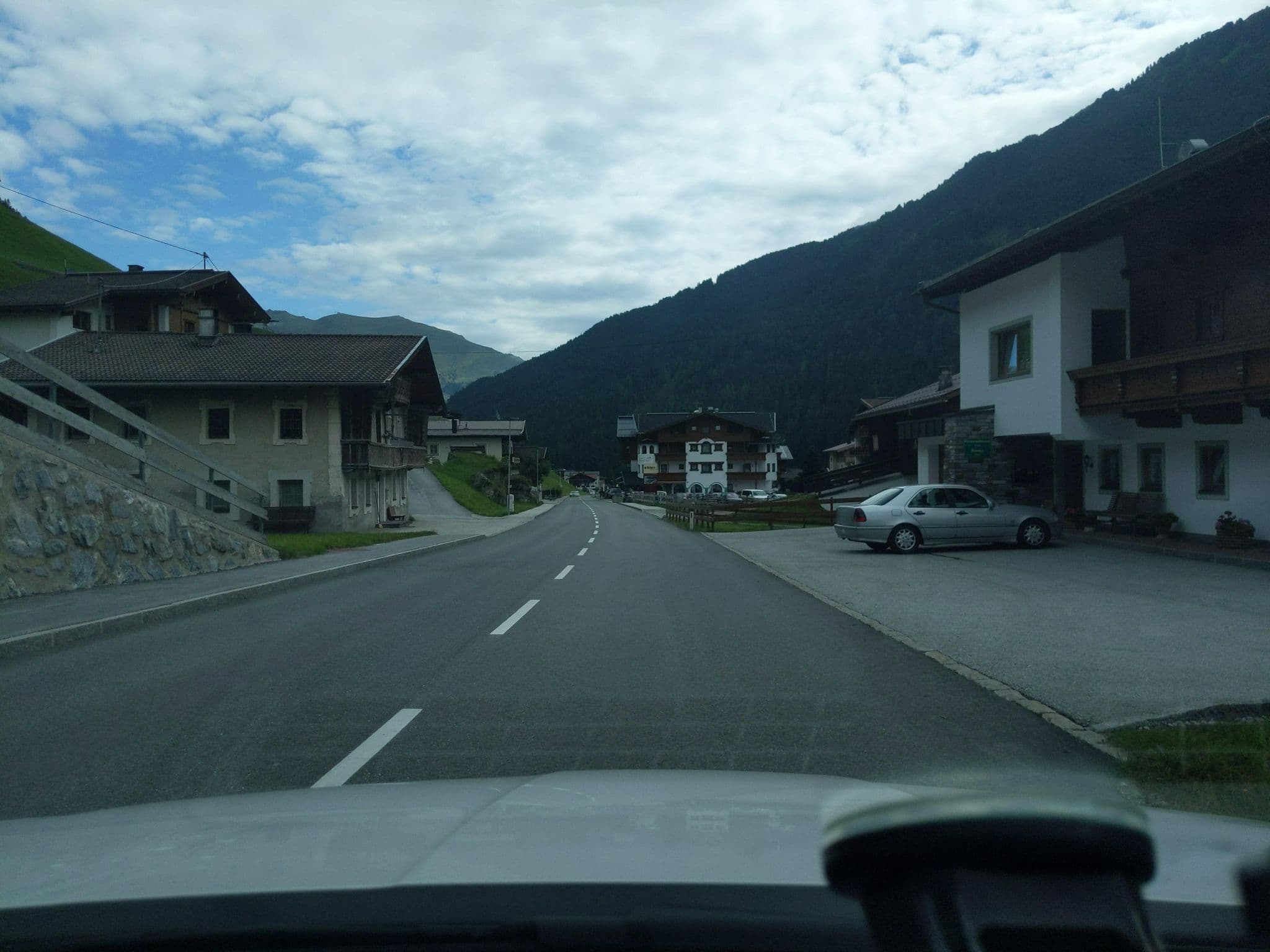 Street view near Gasthaus Neuhäusl, Tux — © littlefool (CC BY-SA · Mapillary)