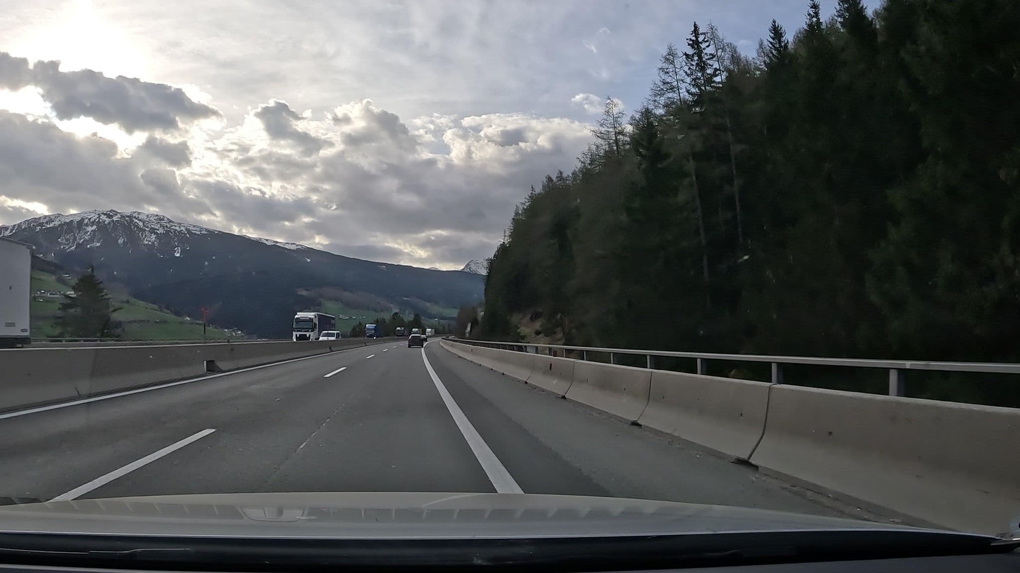 Street view near Angerer, Steinach am Brenner — © stefanro74 (CC BY-SA · Mapillary)
