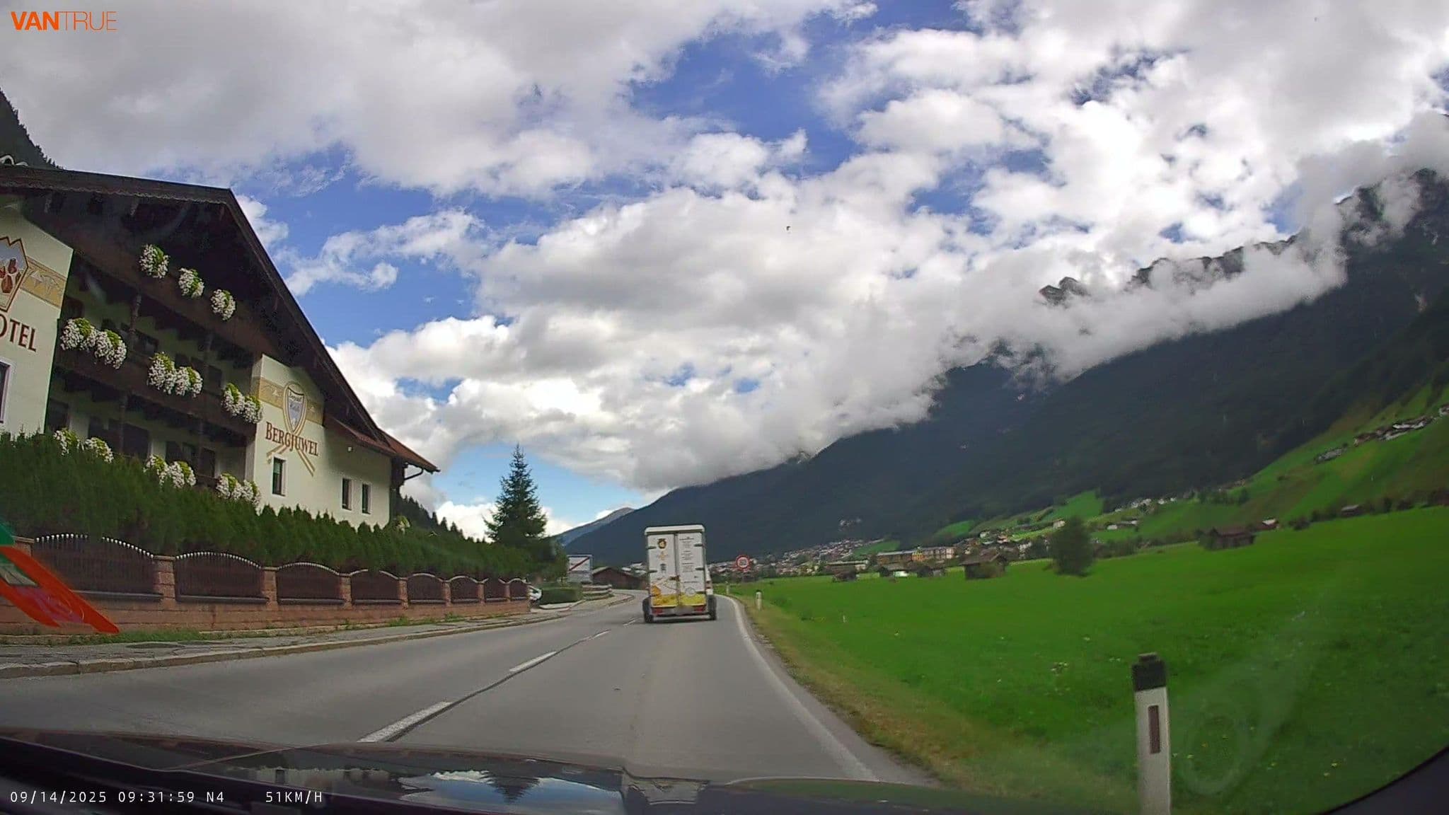 Street view near Hummelhof, Neustift im Stubaital — © fcignat (CC BY-SA · Mapillary)