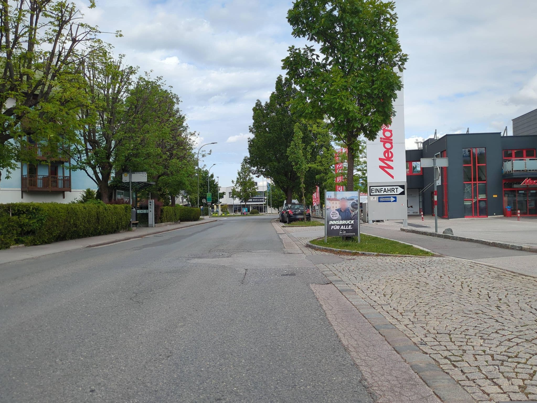 Street view near AKS Betriebs GmbH, Pradl — © Innsbruck_barrierefrei (CC BY-SA · Mapillary)