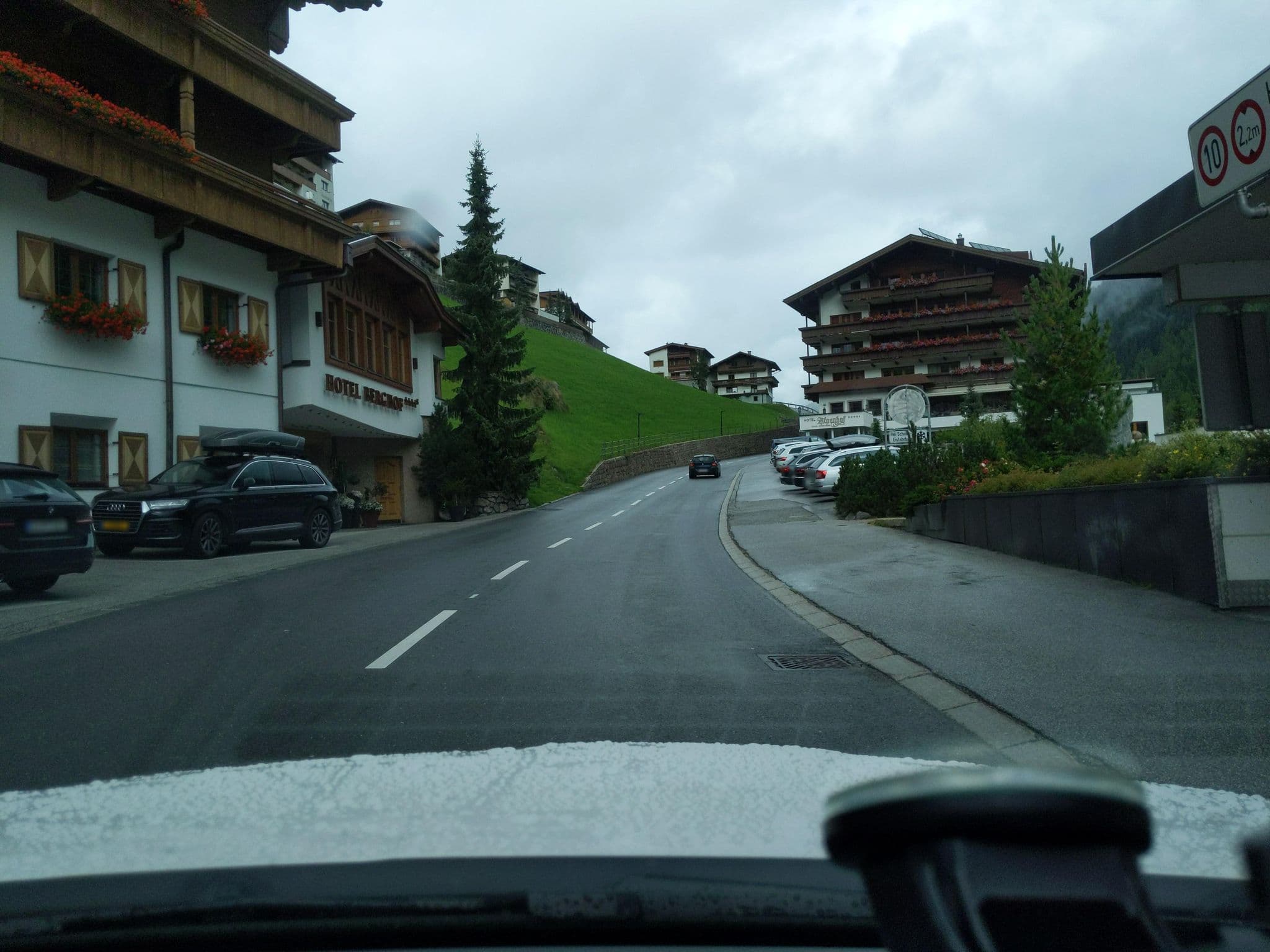 Street view near Stube, Tux — © littlefool (CC BY-SA · Mapillary)