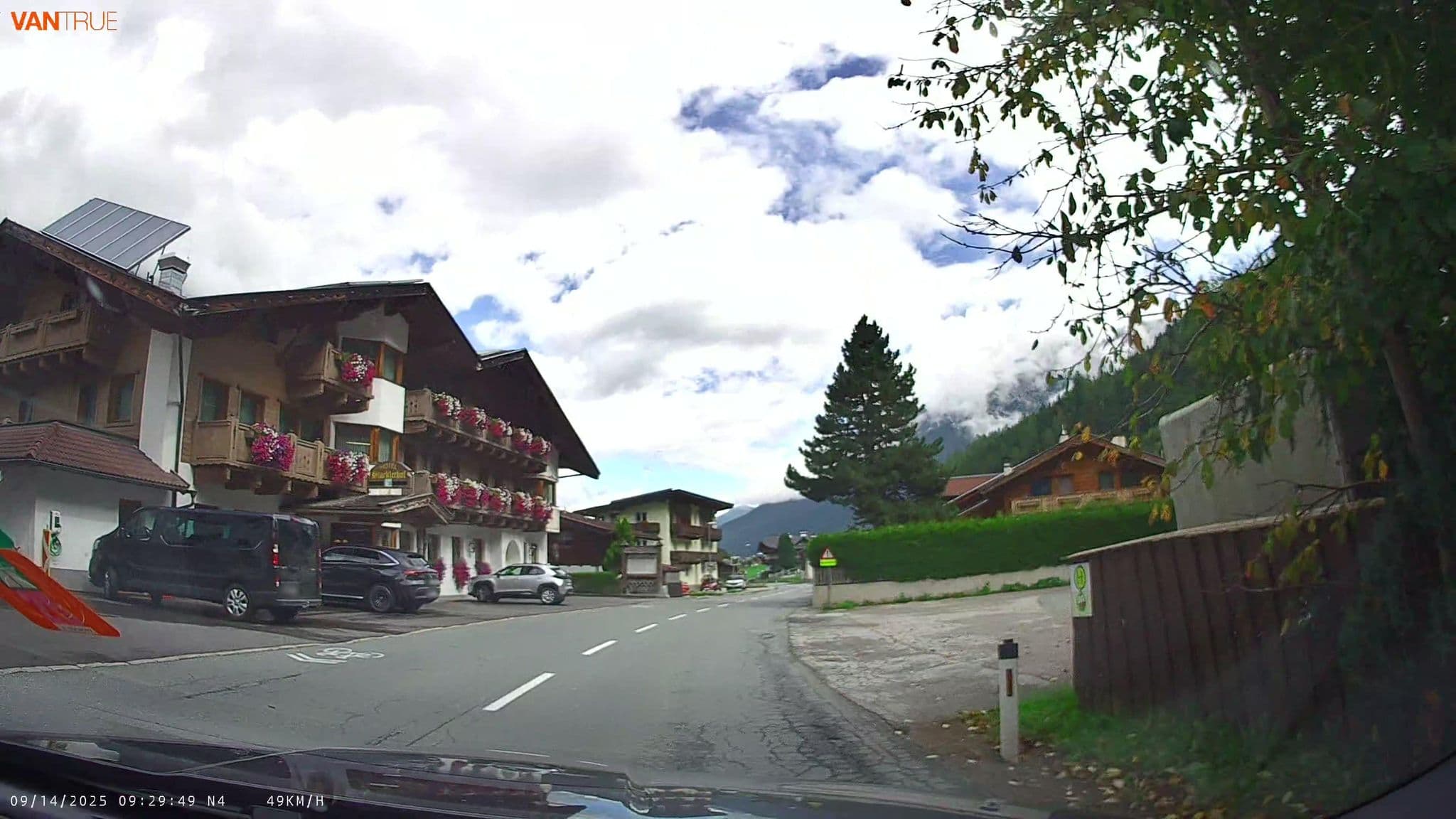 Street view near Stahler Hotel, Neustift im Stubaital — © fcignat (CC BY-SA · Mapillary)