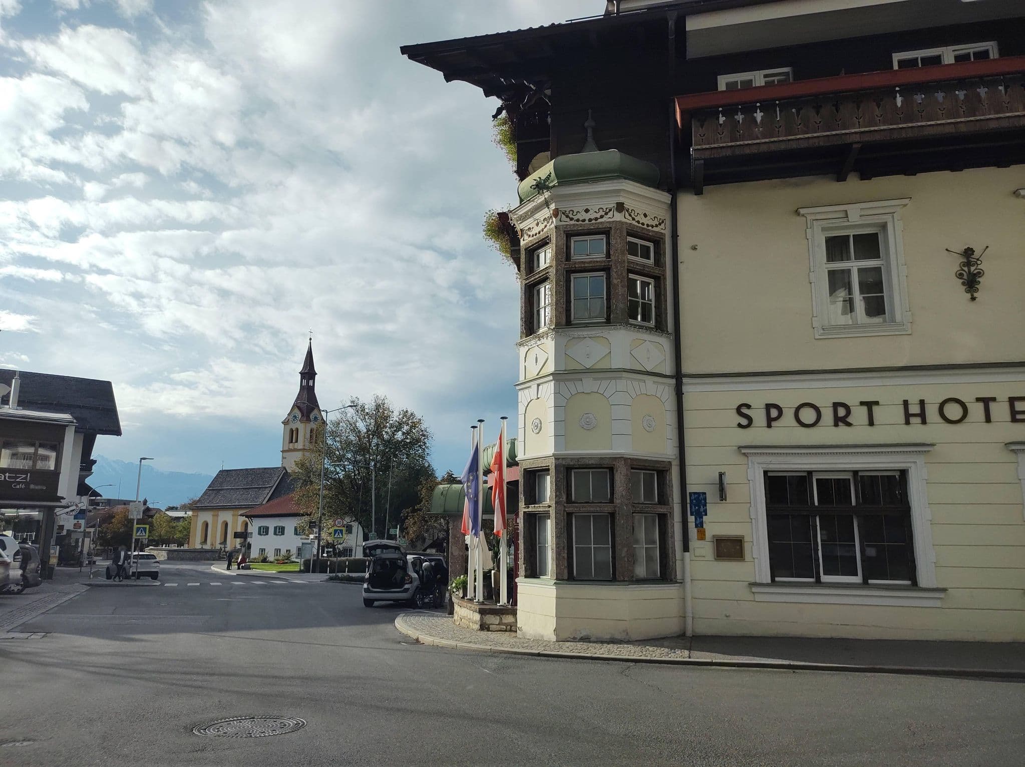 Street view near Schlosshotel Igls, Igls — © thetornado76 (CC BY-SA · Mapillary)