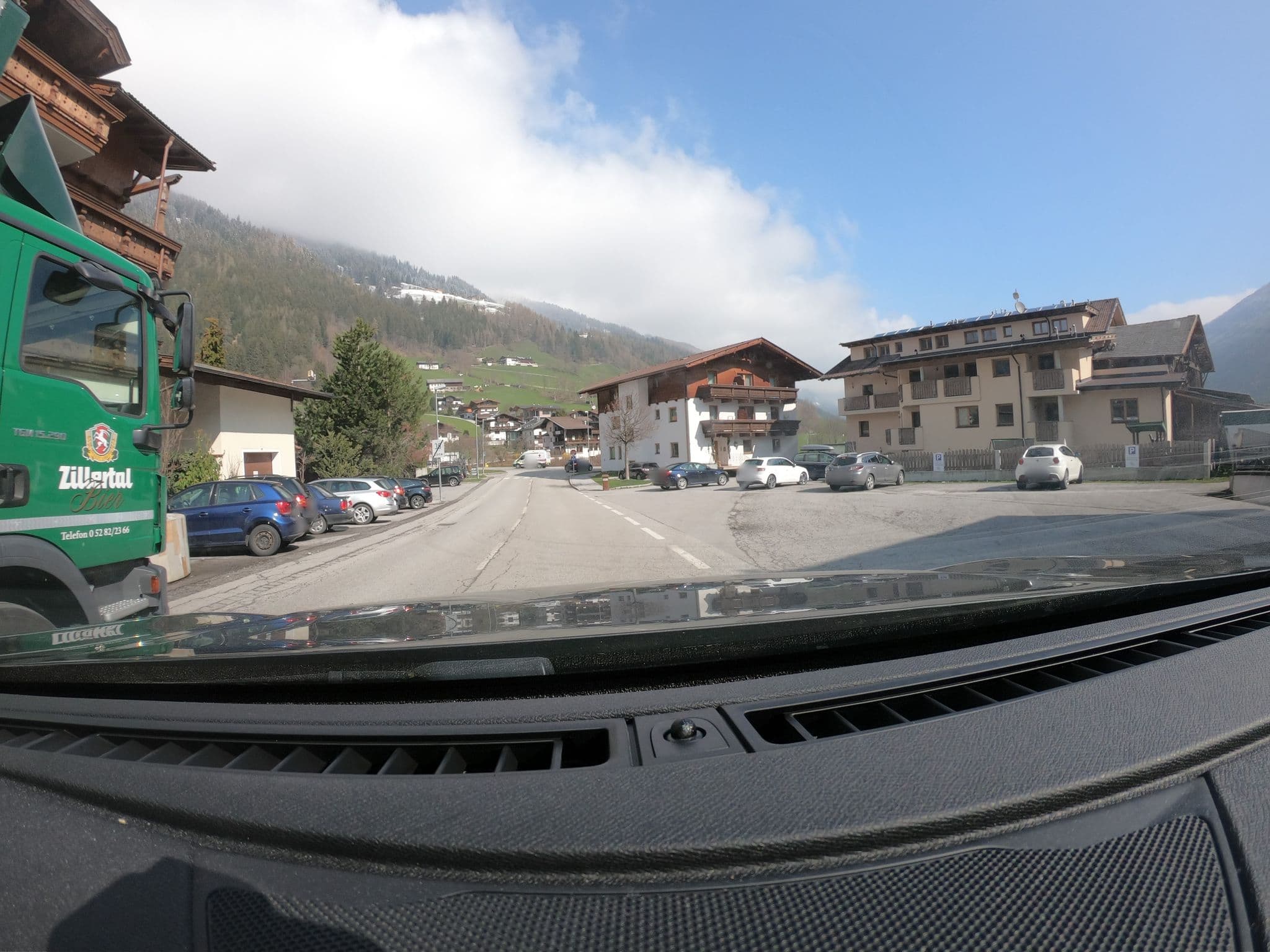 Street view near Gasthaus Zegger, Neustift im Stubaital — © natebus (CC BY-SA · Mapillary)