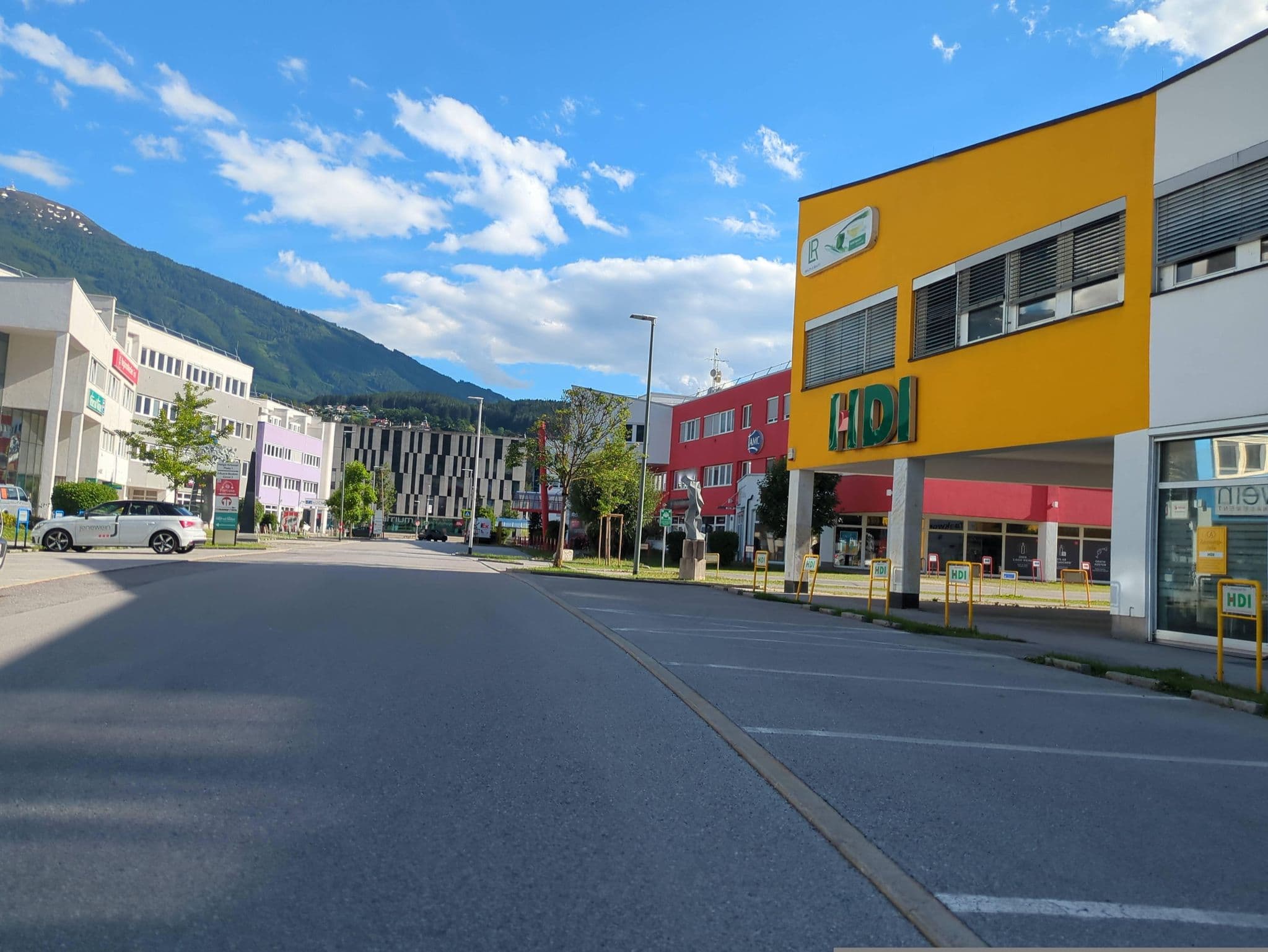 Street view near Hoga Net Informations Systeme GmbH, Pradl — © innsbruck-barrierefrei (CC BY-SA · Mapillary)