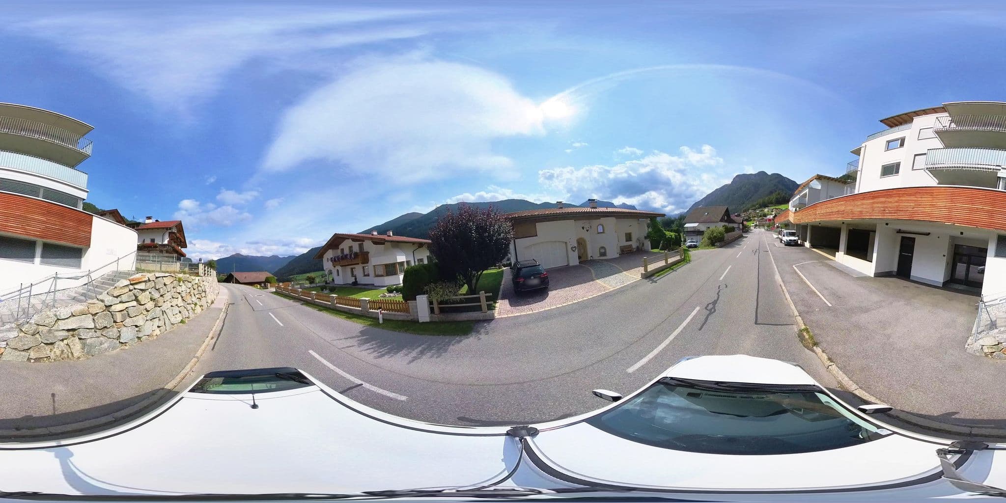 Street view near Hotel Tirolerhof, Trins — © osmplus_org (CC BY-SA · Mapillary)