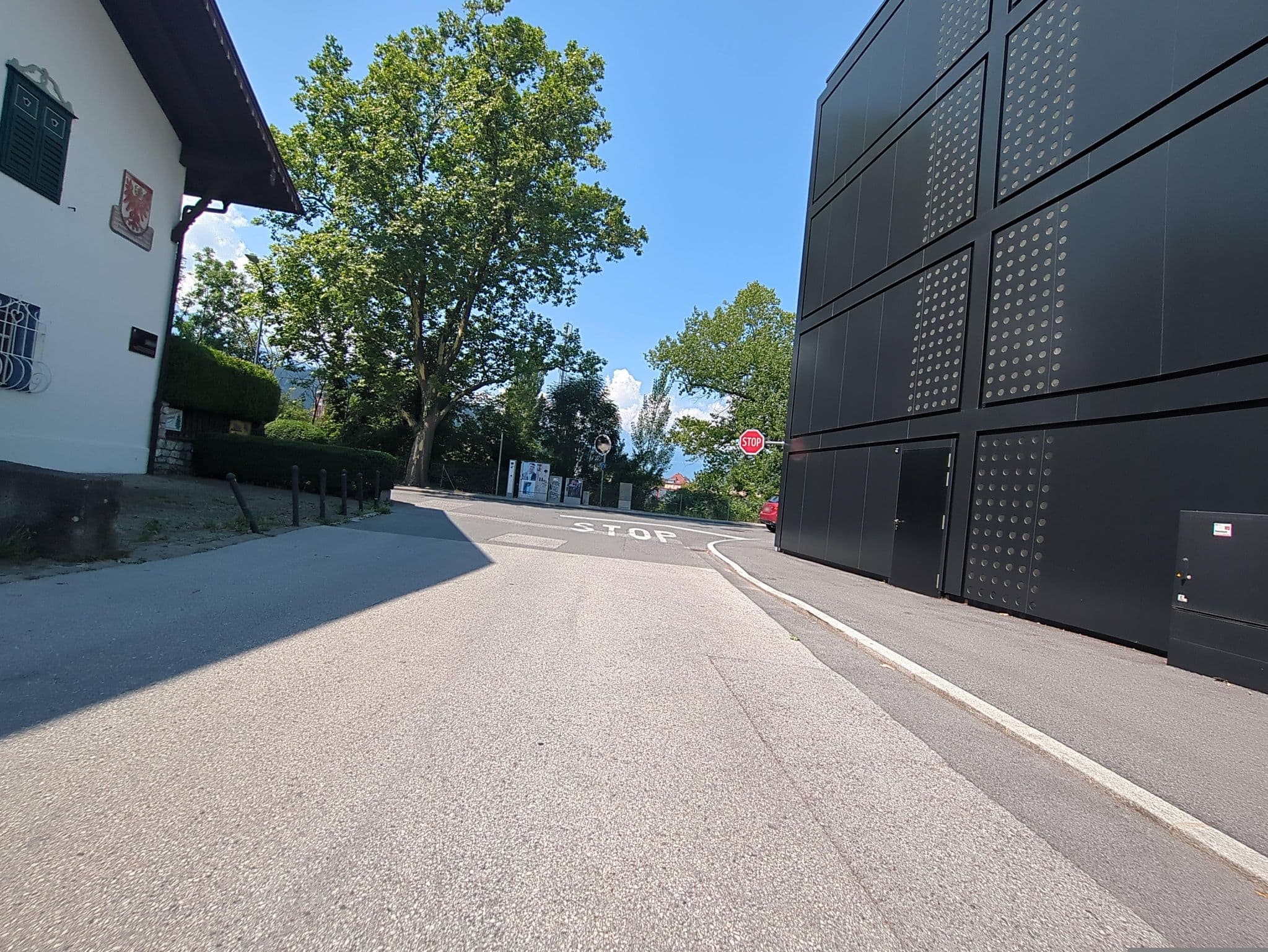 Street view near Blackhome Innsbruck City South I, Innsbruck — © innsbruck-barrierefrei (CC BY-SA · Mapillary)