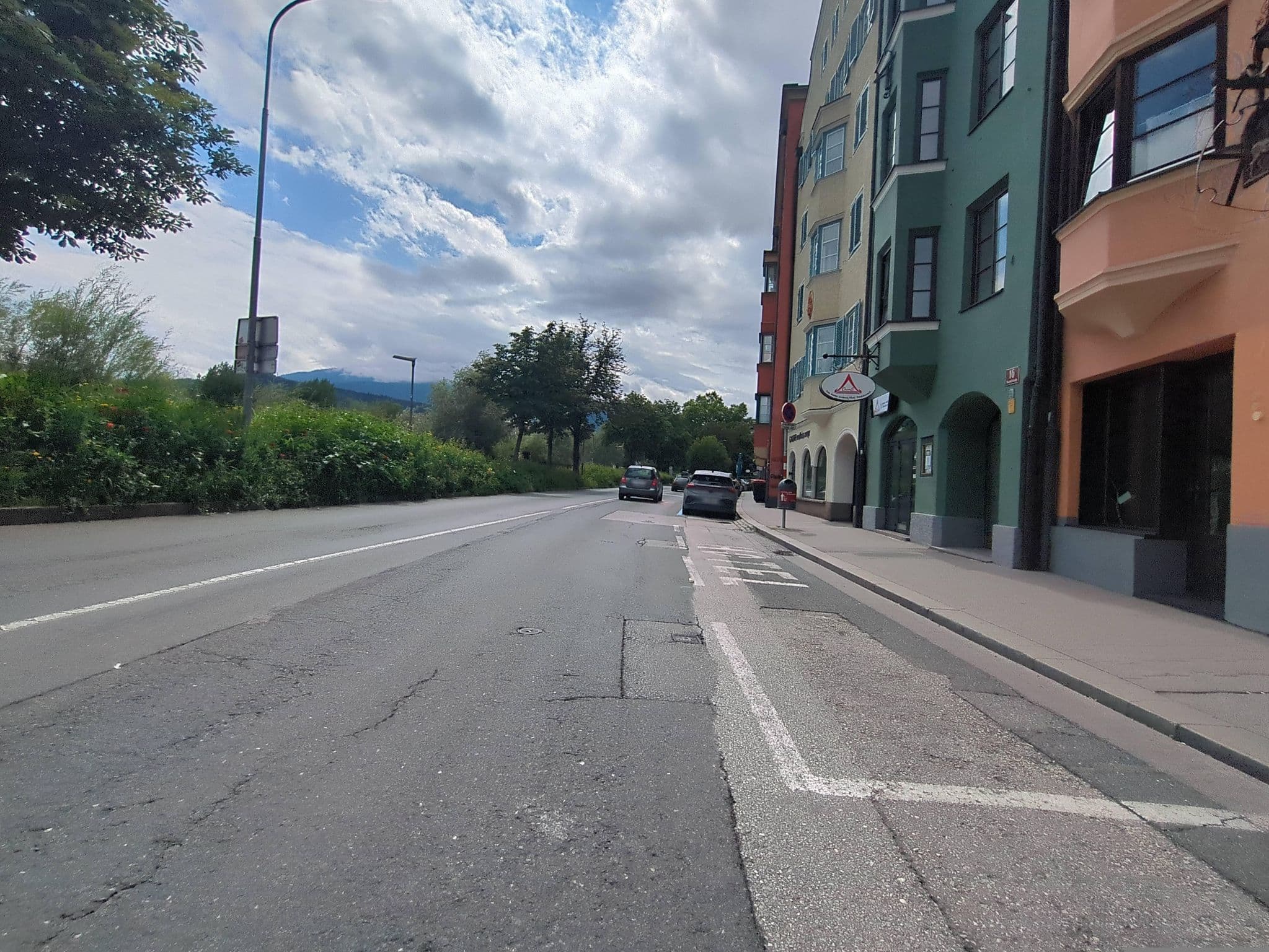 Street view near Cityhotel Schwarzer Bär, Innsbruck — © innsbruck-barrierefrei (CC BY-SA · Mapillary)