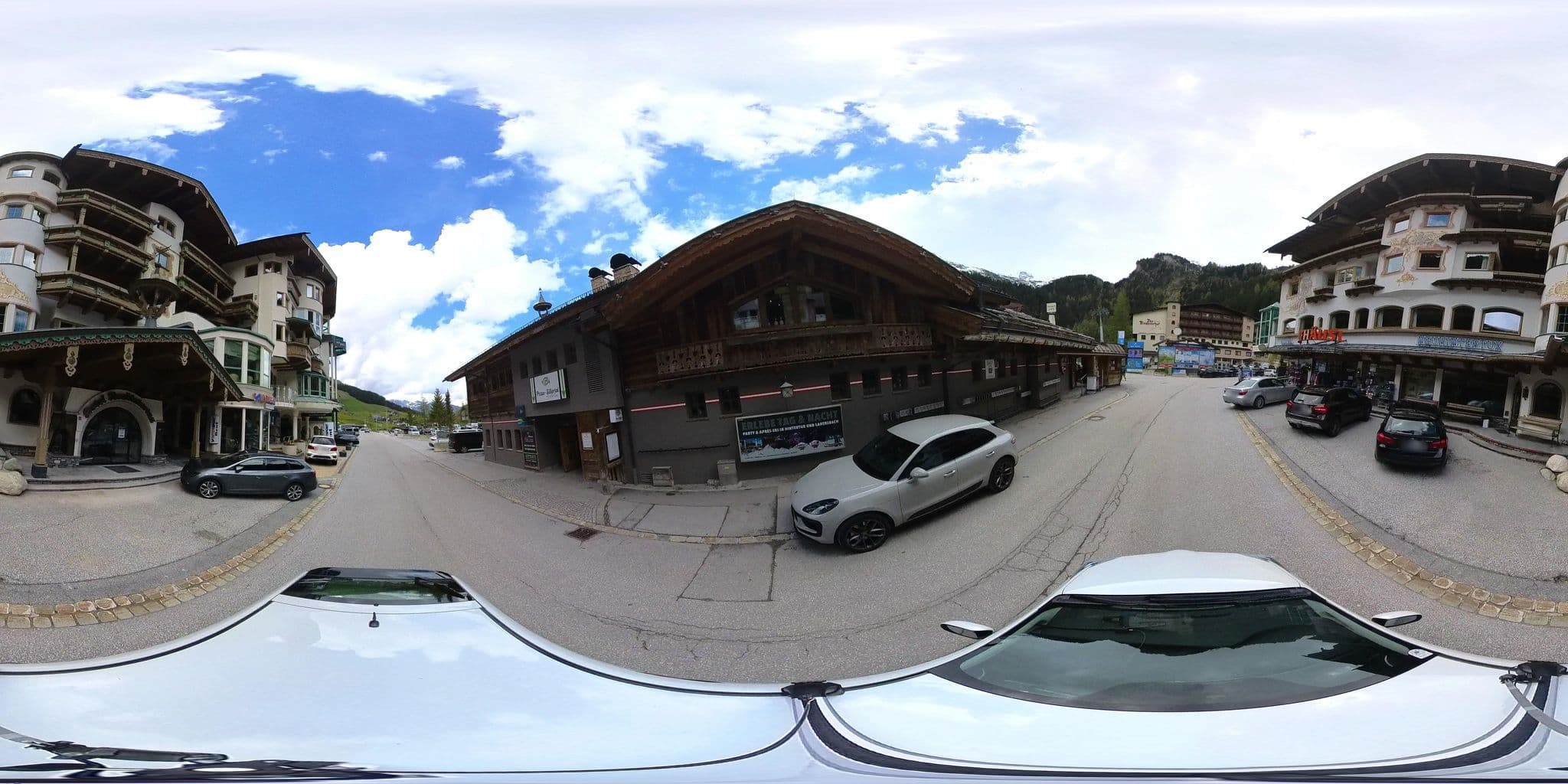 Street view near Top Countryline Hotel Neuhintertux, Tux — © osmplus_org (CC BY-SA · Mapillary)