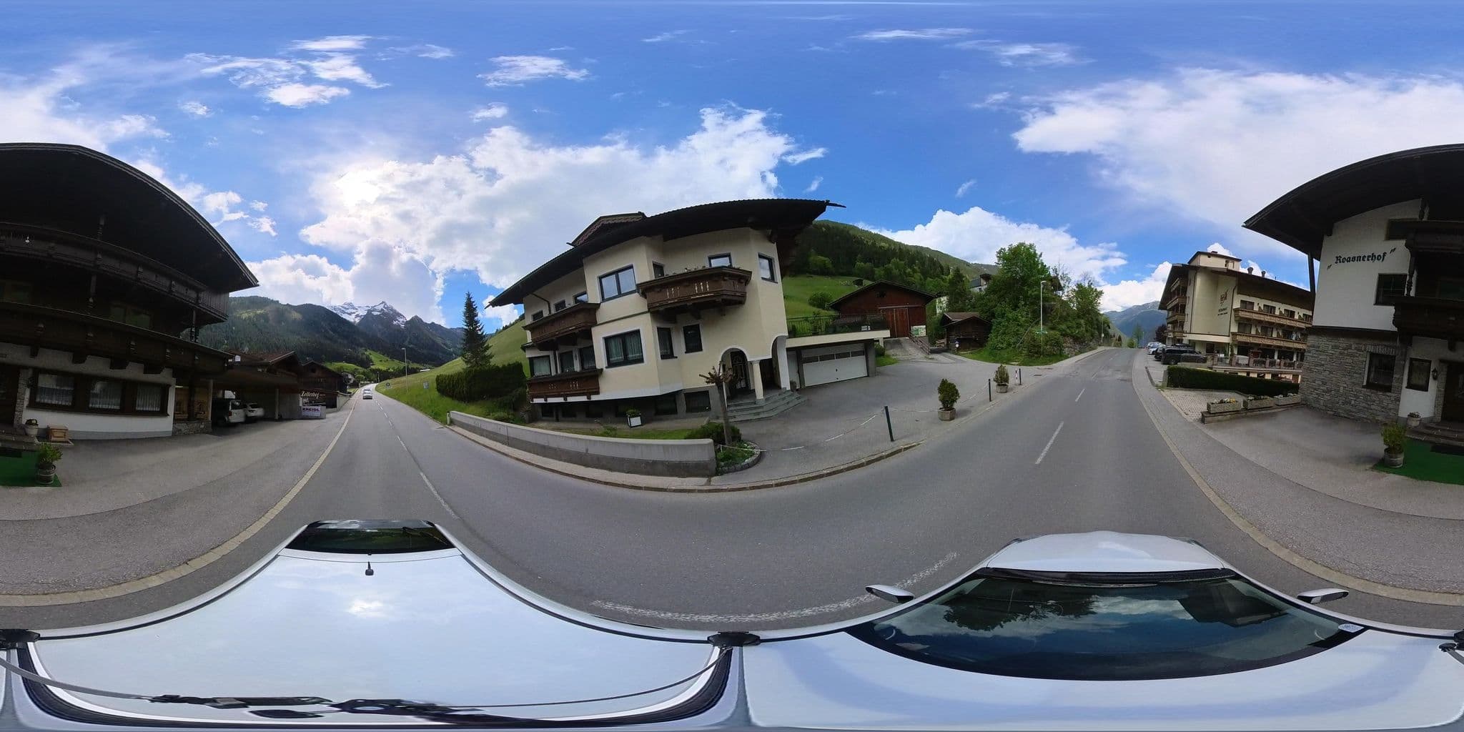 Street view near Roasnerhof, Finkenberg — © osmplus_org (CC BY-SA · Mapillary)